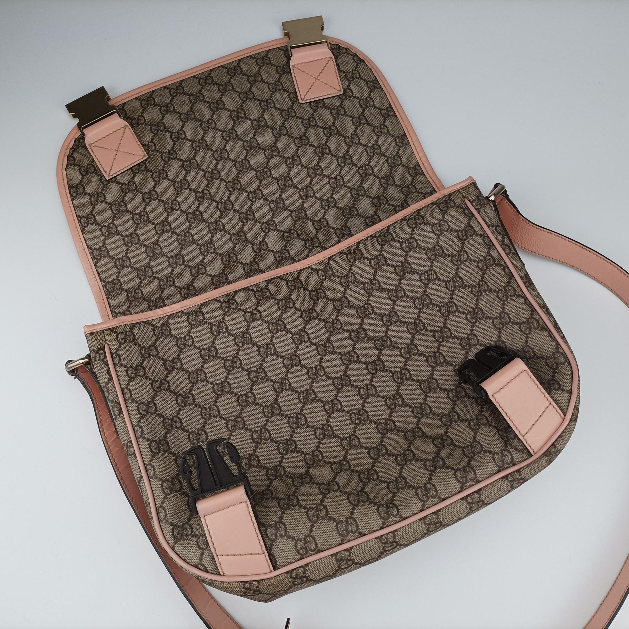 Secondhand Gucci GG Plus Messenger Beige×Pink PVC coated canvas×Leather 201732 shoulderbag | stylenewstar