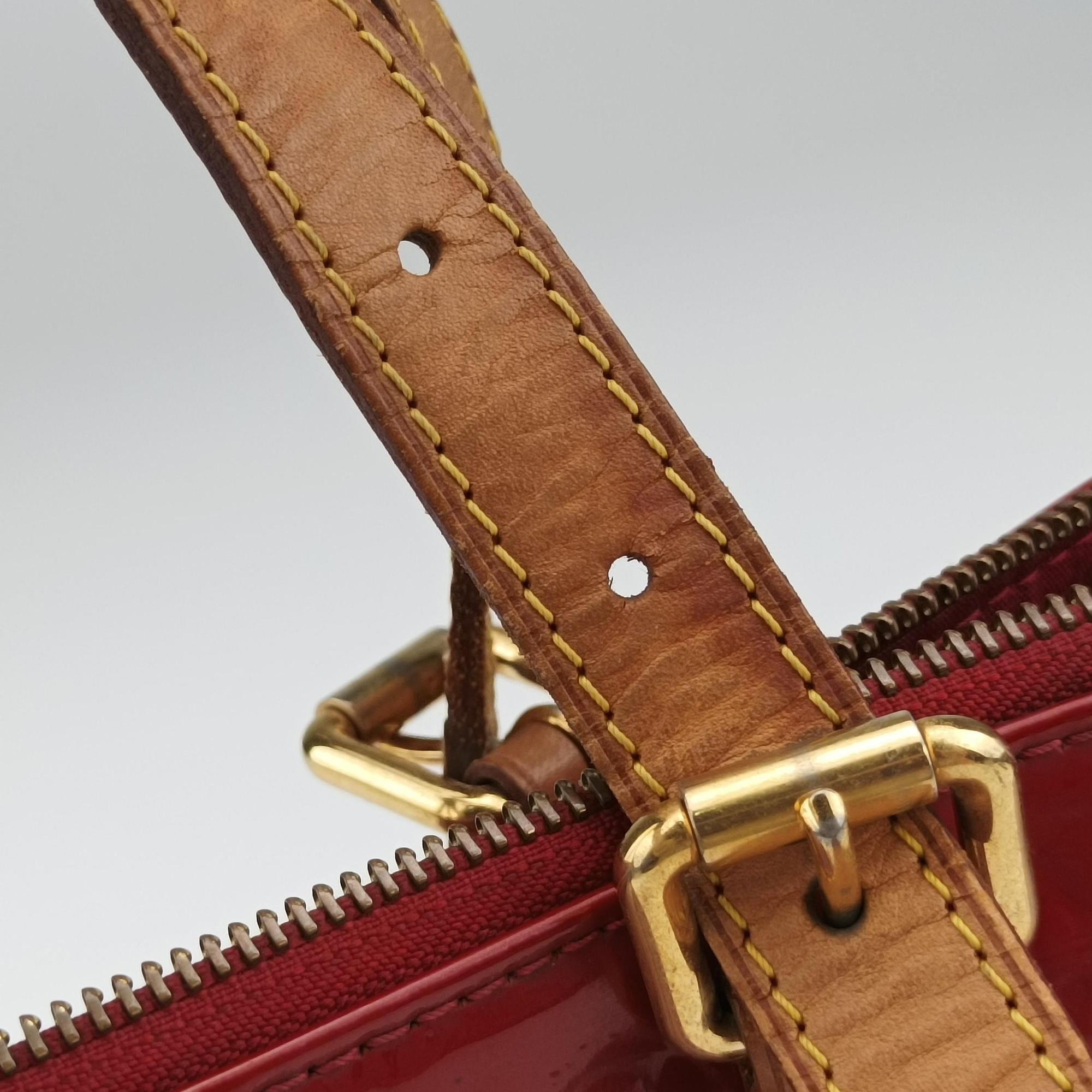 Pre-owned Louis Vuitton Rosewood Avenue POMME D’AMOUR Vernis M93507 shoulderbag | stylenewstar
