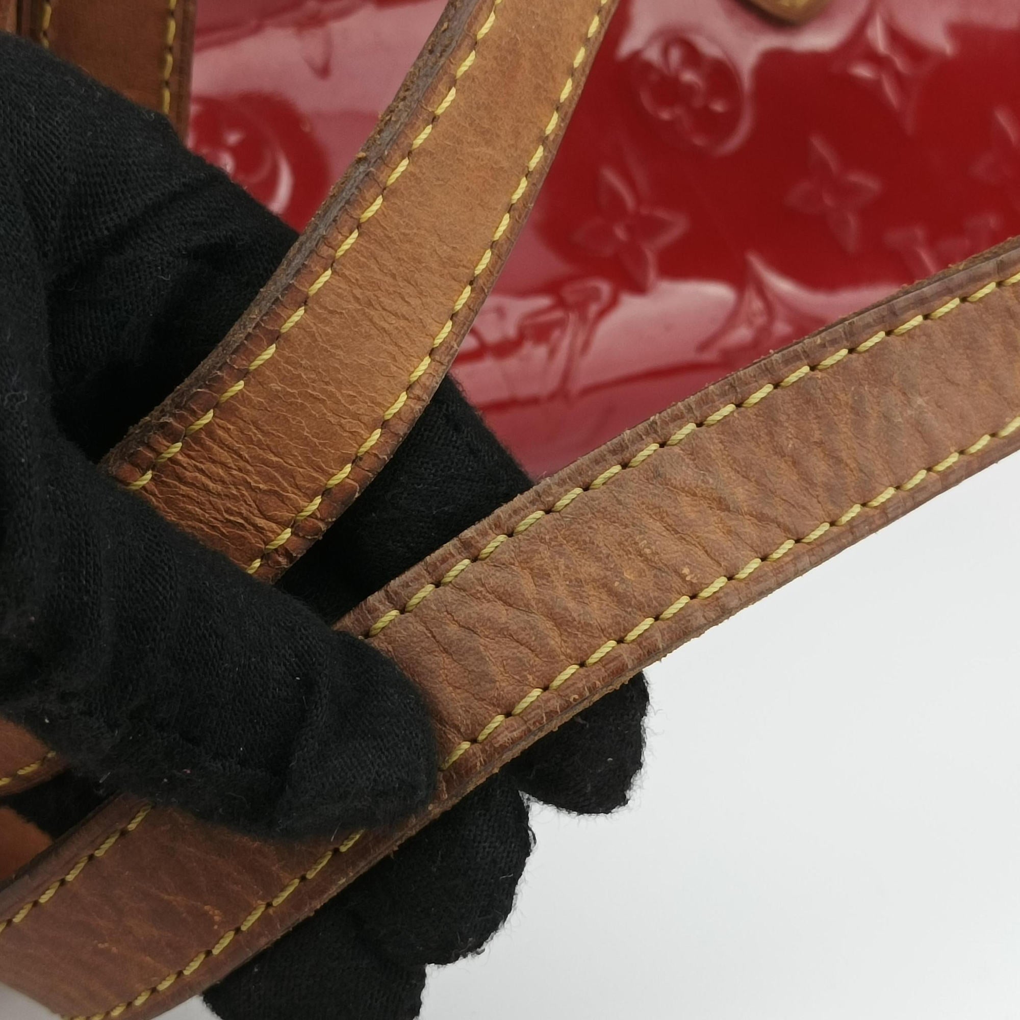 Pre-owned Louis Vuitton Rosewood Avenue POMME D’AMOUR Vernis M93507 shoulderbag | stylenewstar