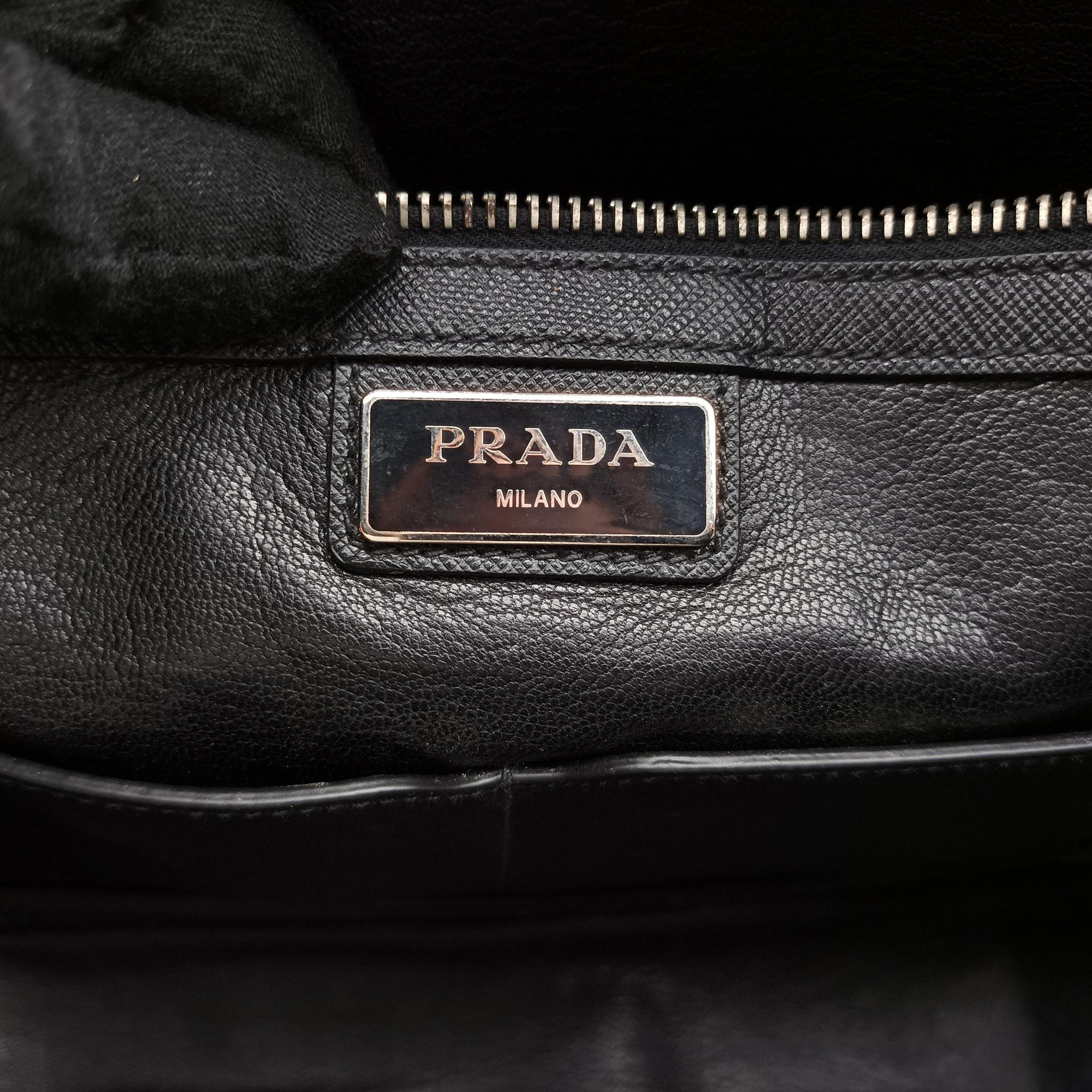 Pre-owned Prada Briefcase Navy × Black SAFFIANO Leather VS305M handbag | stylenewstar