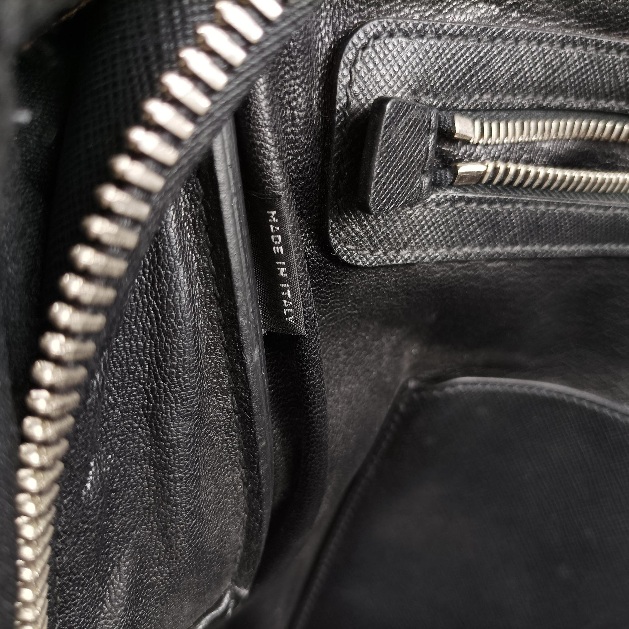 Pre-owned Prada Briefcase Navy × Black SAFFIANO Leather VS305M handbag | stylenewstar