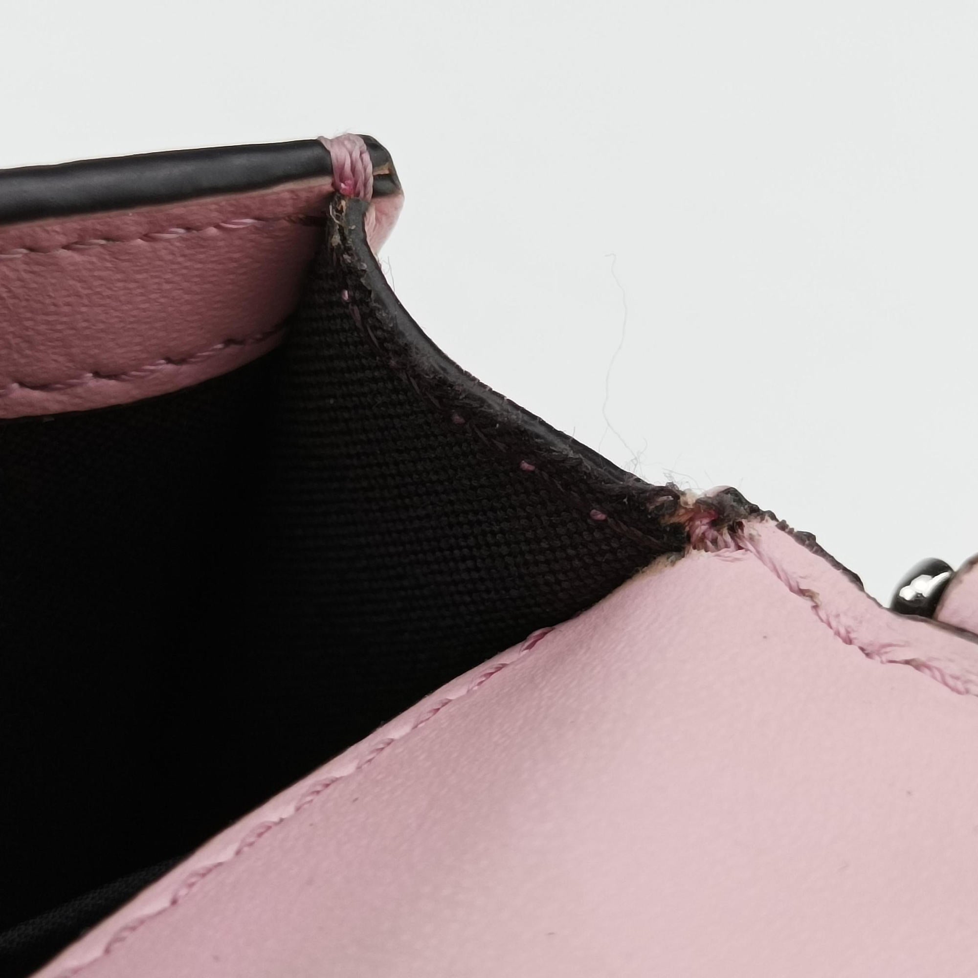 Secondhand Fendi micro flat Baguette Pink Leather 7M0311 shoulderbag | stylenewstar