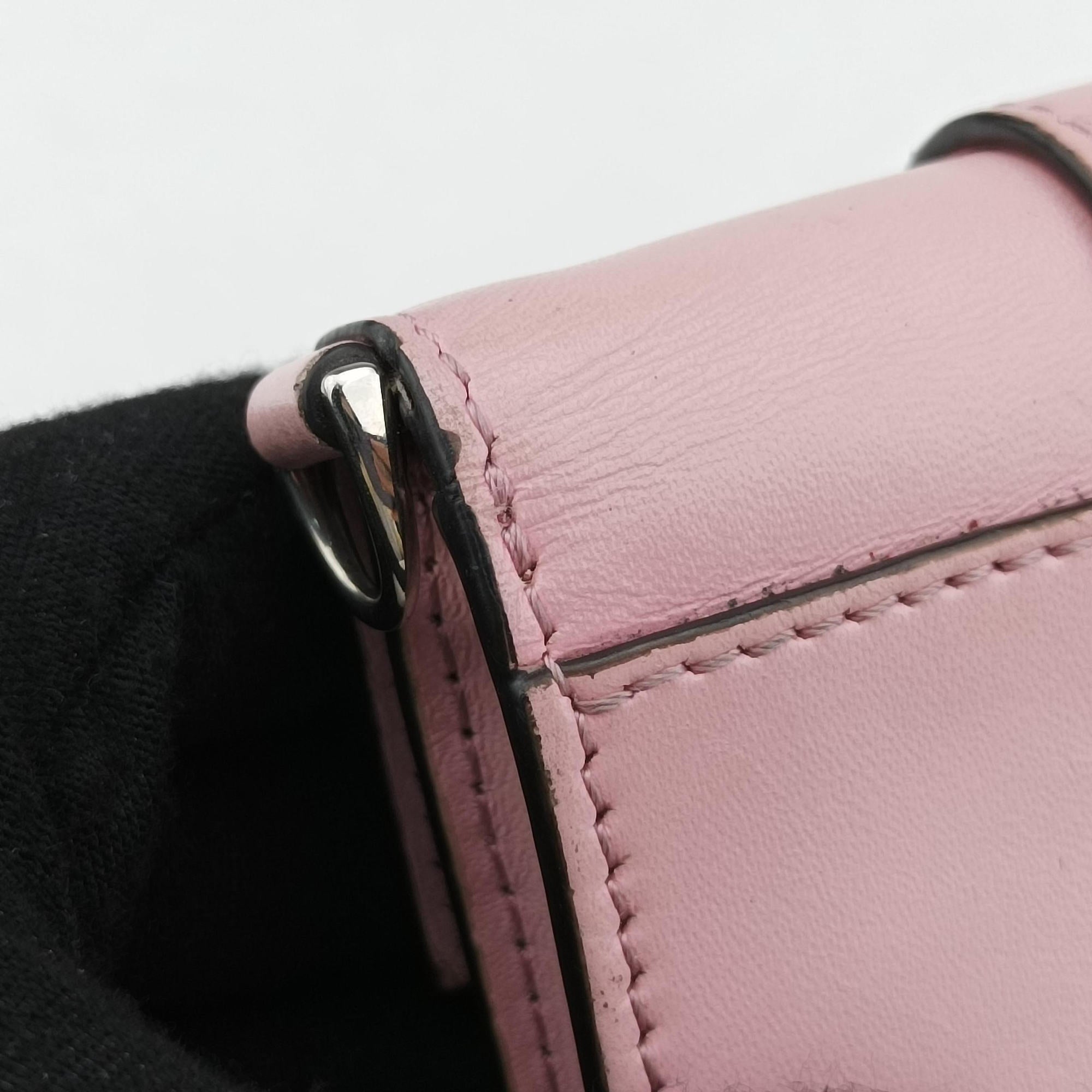 Secondhand Fendi micro flat Baguette Pink Leather 7M0311 shoulderbag | stylenewstar