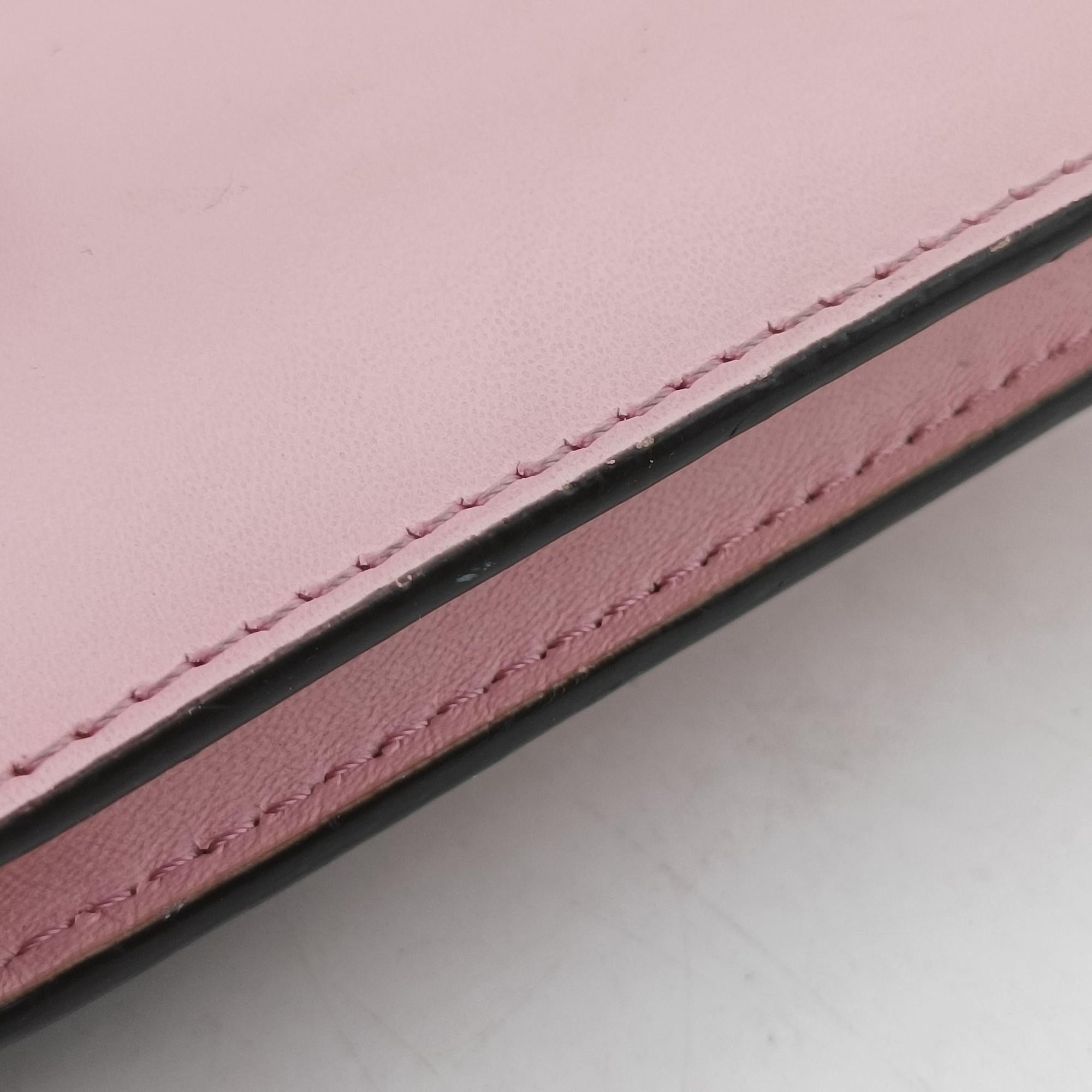 Secondhand Fendi micro flat Baguette Pink Leather 7M0311 shoulderbag | stylenewstar