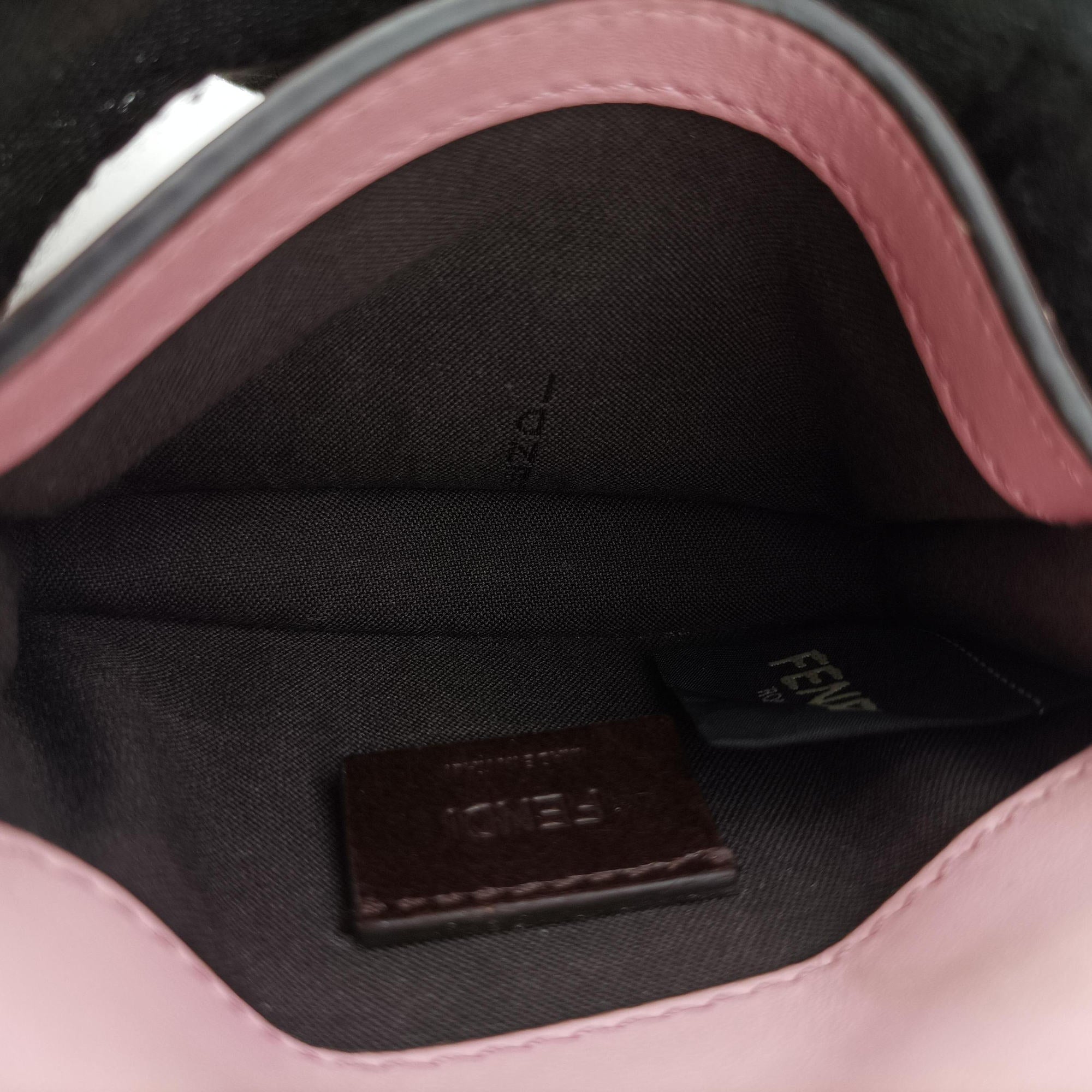 Secondhand Fendi micro flat Baguette Pink Leather 7M0311 shoulderbag | stylenewstar