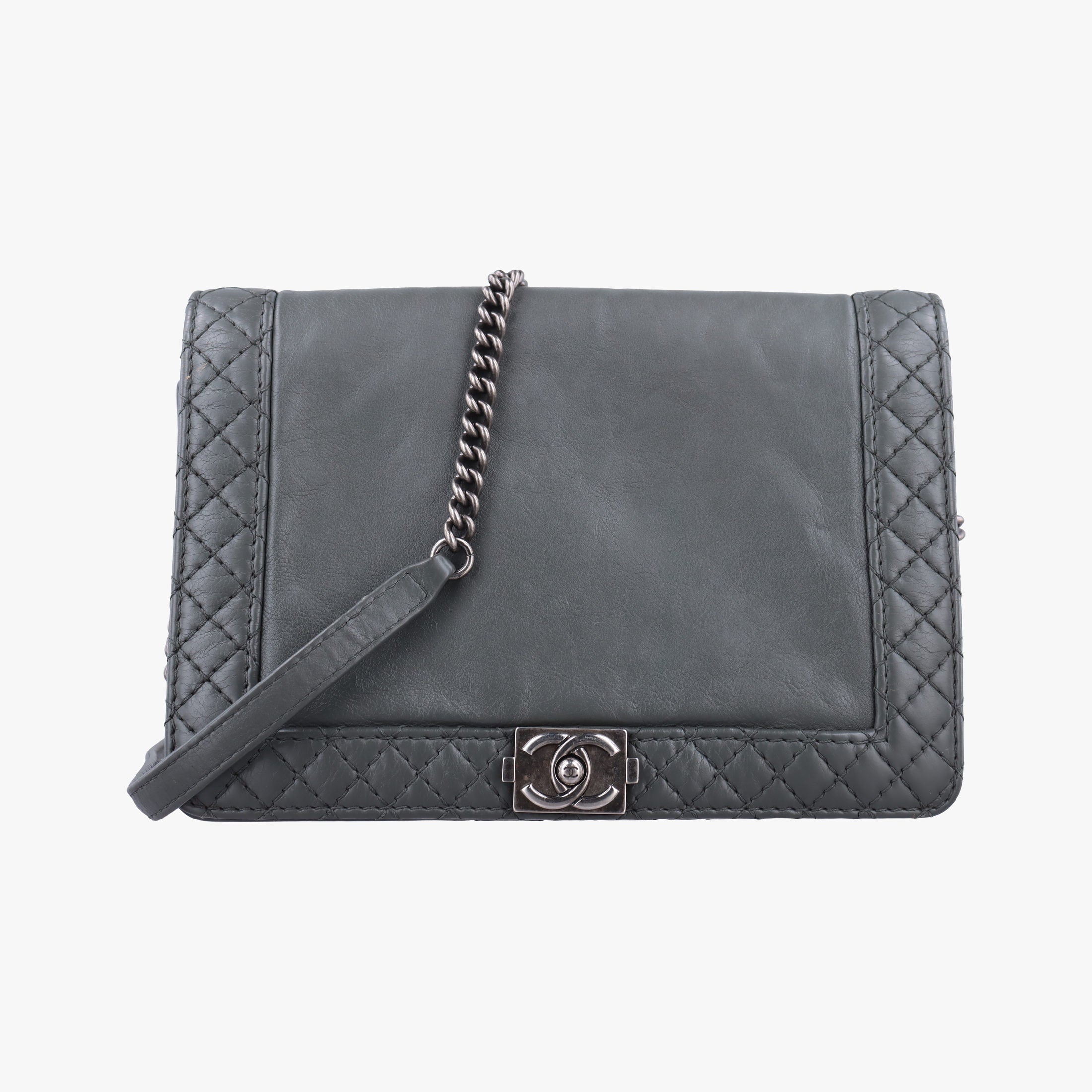Pre-owned Chanel BOY CHANEL Grey leather A69170 shoulderbag | stylenewstar