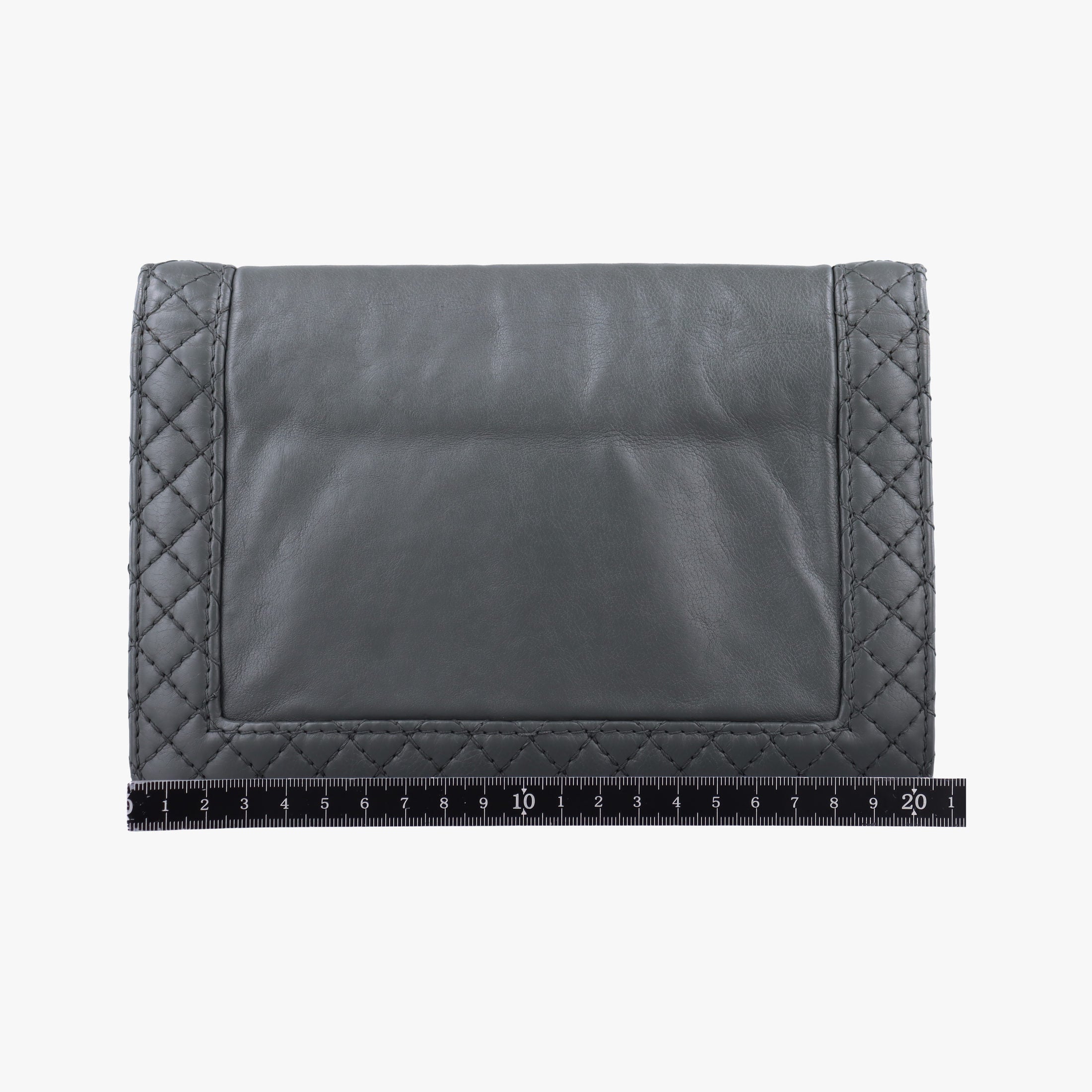 Pre-owned Chanel BOY CHANEL Grey leather A69170 shoulderbag | stylenewstar