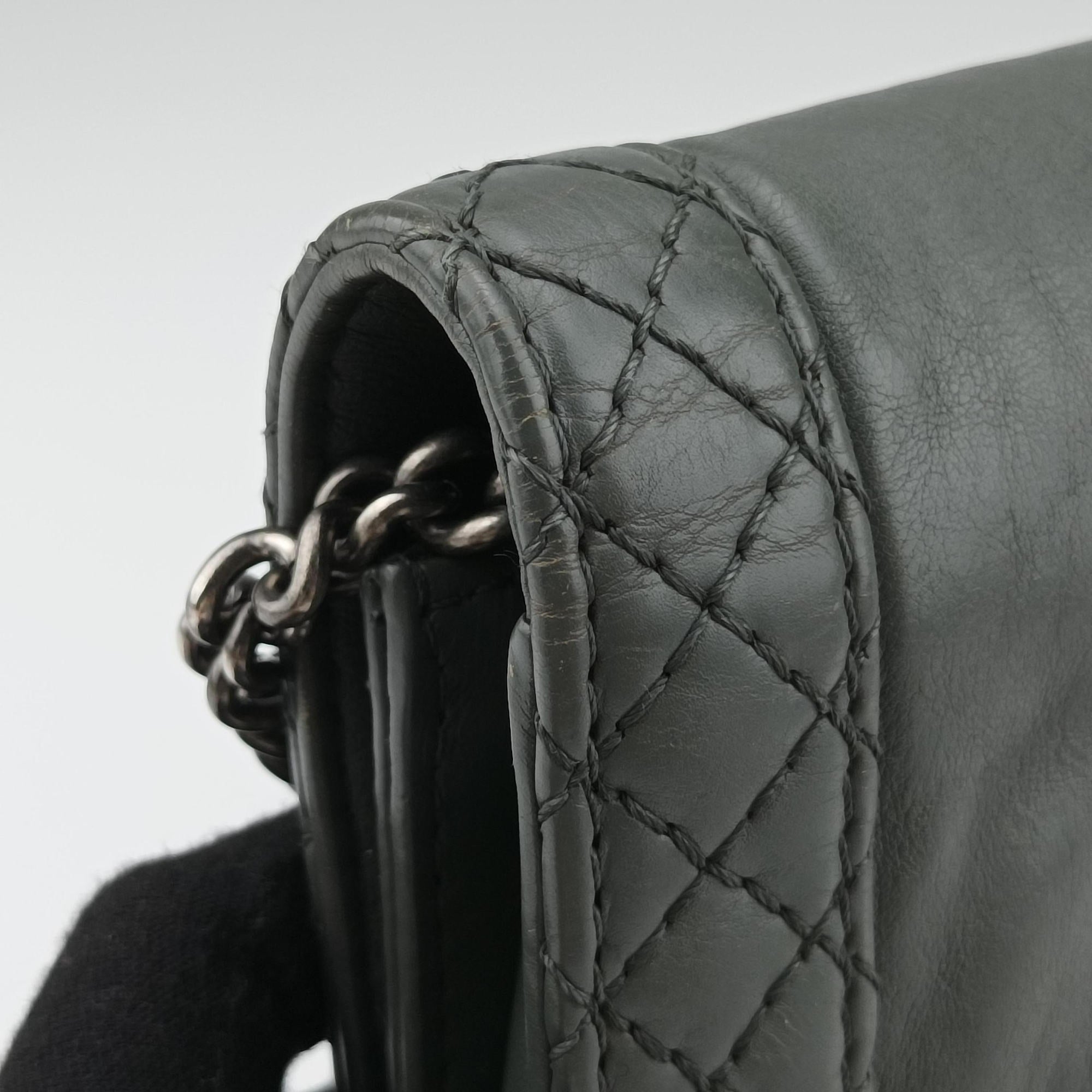 Pre-owned Chanel BOY CHANEL Grey leather A69170 shoulderbag | stylenewstar