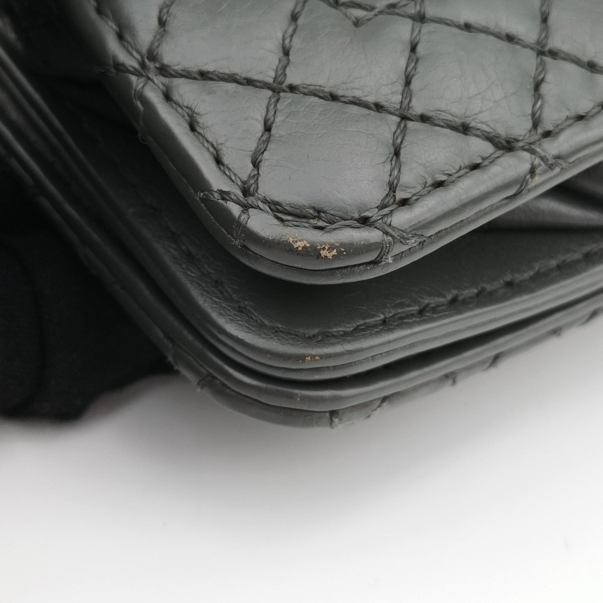 Pre-owned Chanel BOY CHANEL Grey leather A69170 shoulderbag | stylenewstar