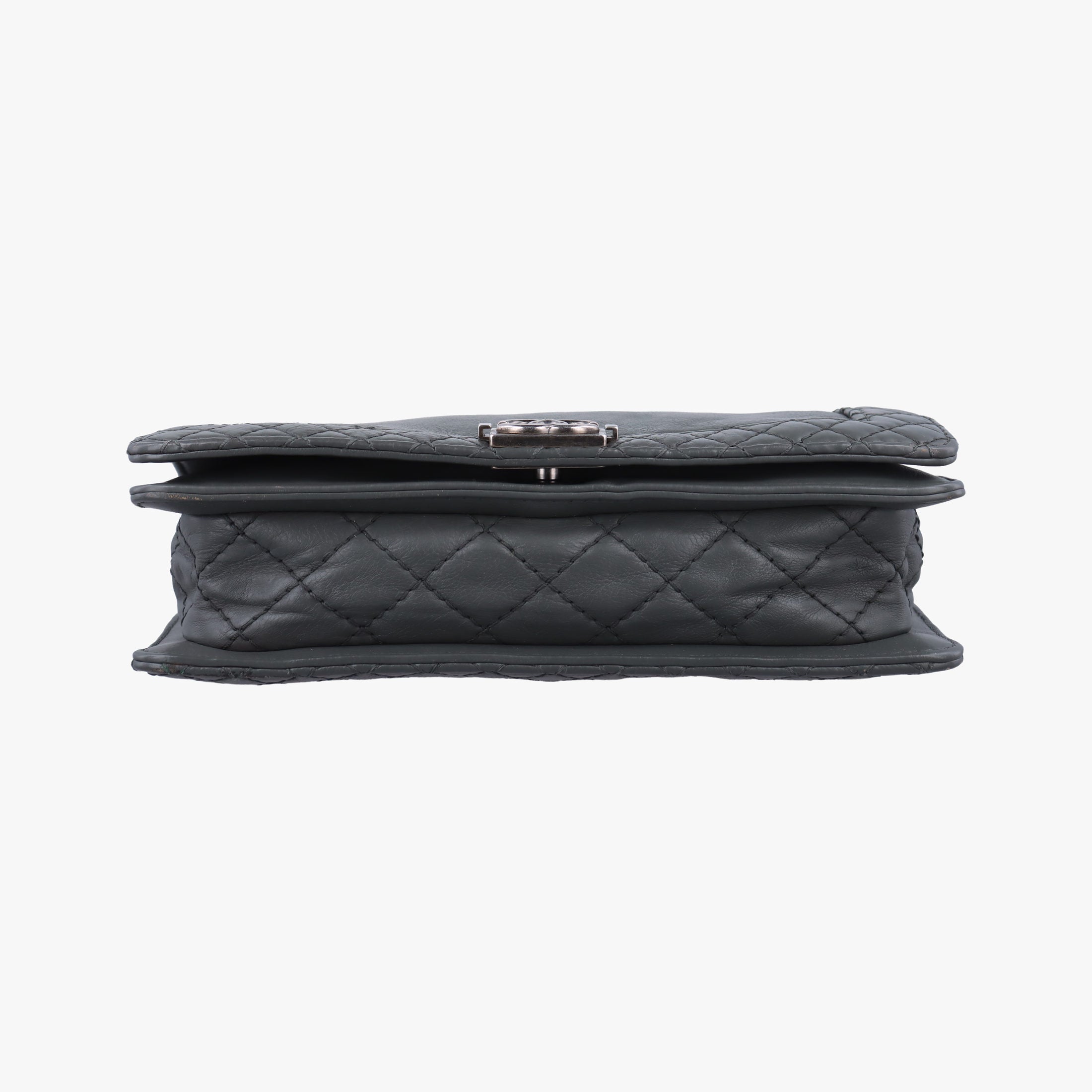 Pre-owned Chanel BOY CHANEL Grey leather A69170 shoulderbag | stylenewstar