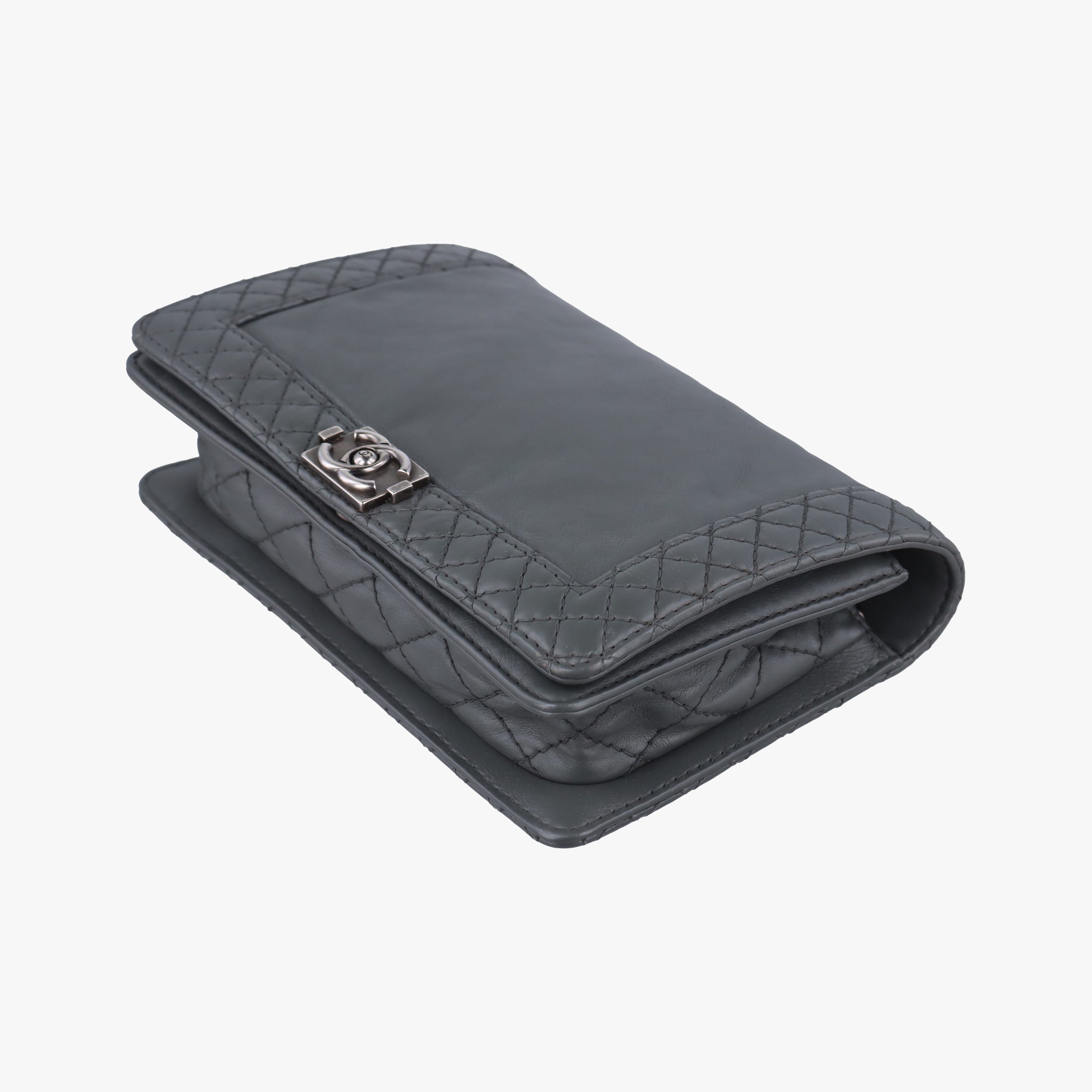 Pre-owned Chanel BOY CHANEL Grey leather A69170 shoulderbag | stylenewstar