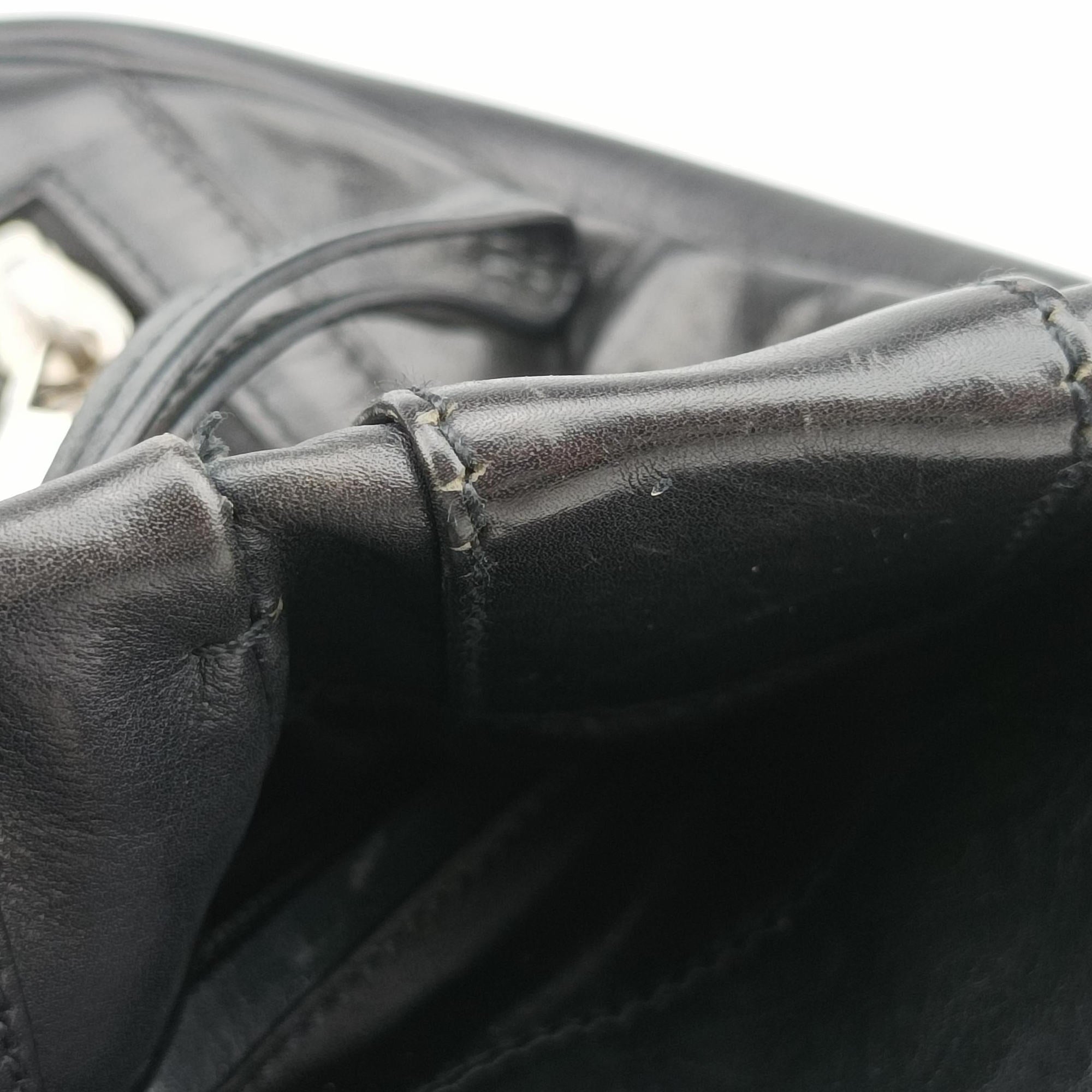 Secondhand Yves Saint Laurent Rive Gauche Black Leather 120436 shoulderbag | stylenewstar