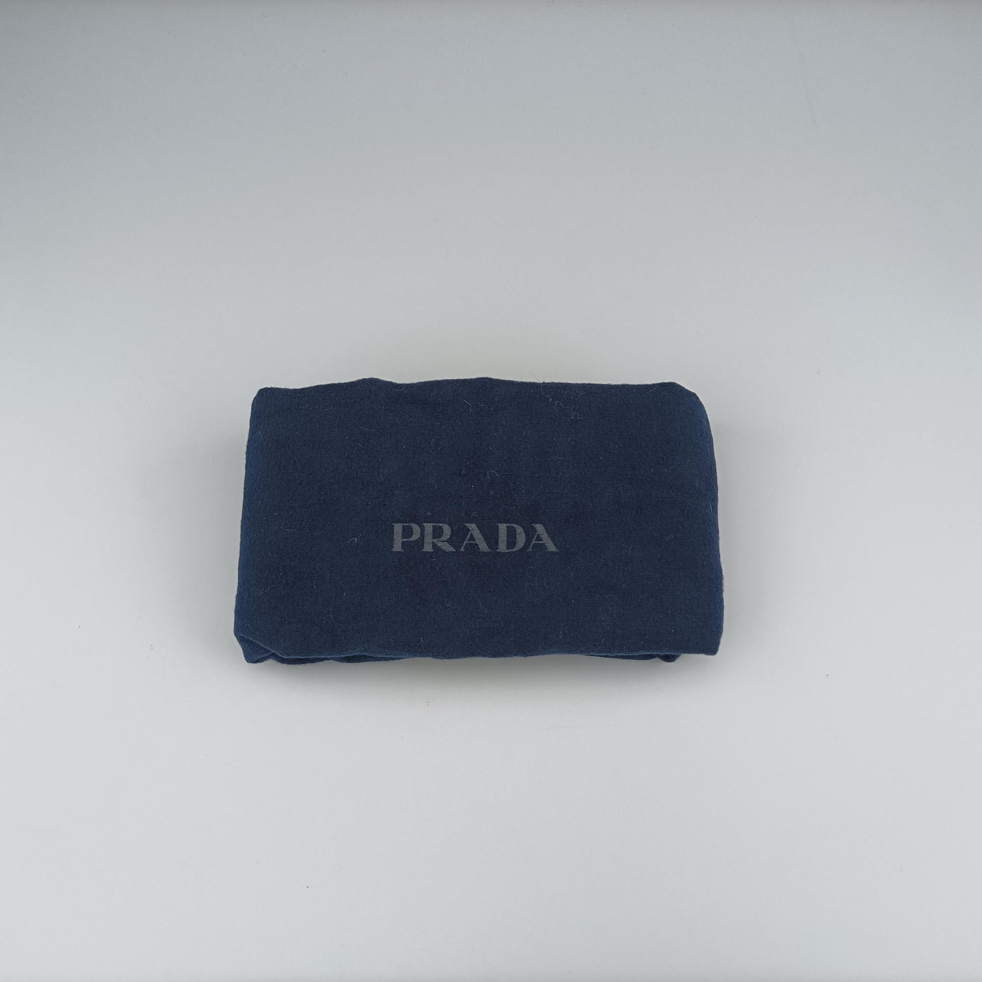 Pre-owned Prada Triangle Logo Plate White Leather 2VY007 shoulderbag | stylenewstar