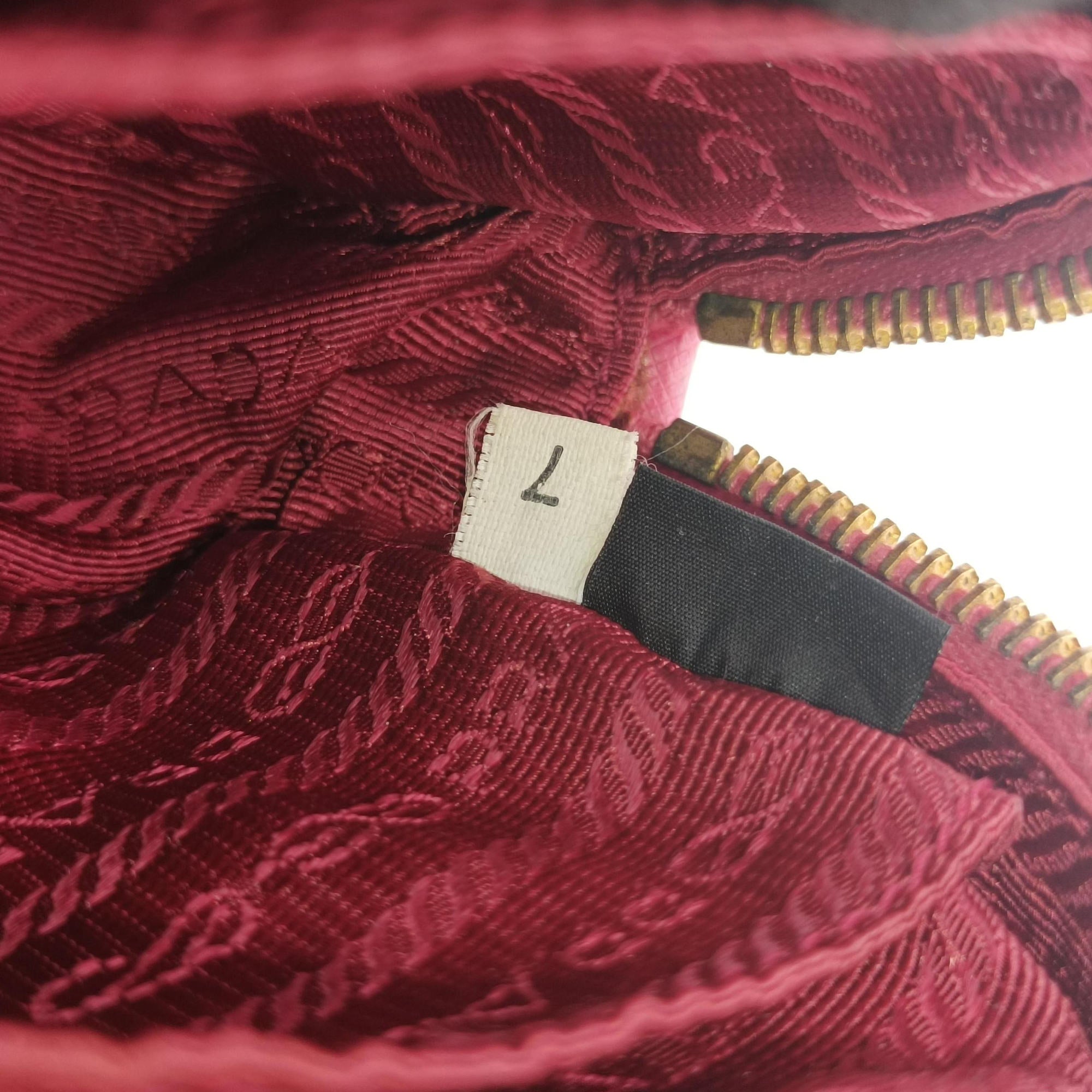 Vintage Prada VITELLO PHENIX Messenger Camera Rose SAFFIANO Leather 1N1674 shoulderbag | stylenewstar