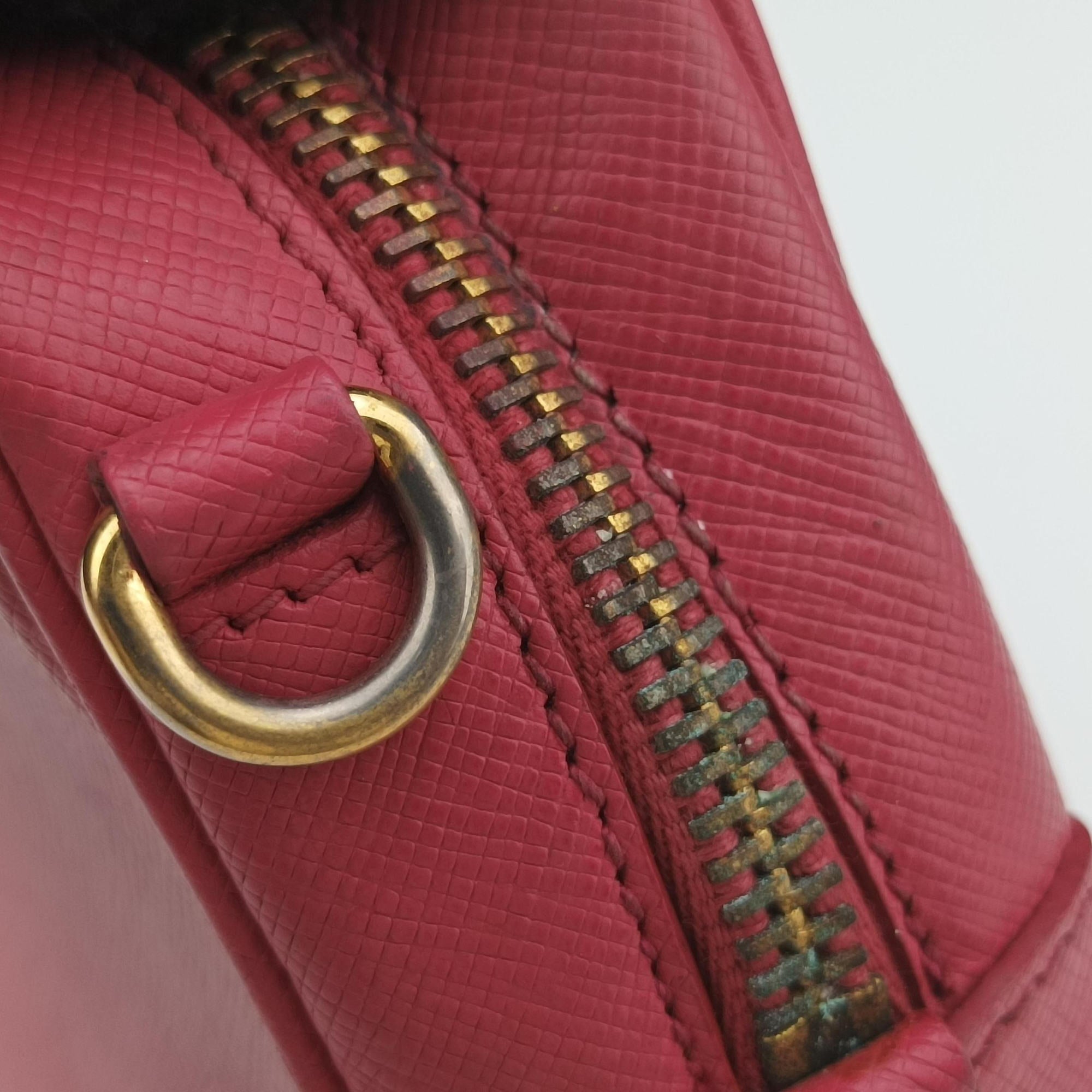 Vintage Prada VITELLO PHENIX Messenger Camera Rose SAFFIANO Leather 1N1674 shoulderbag | stylenewstar