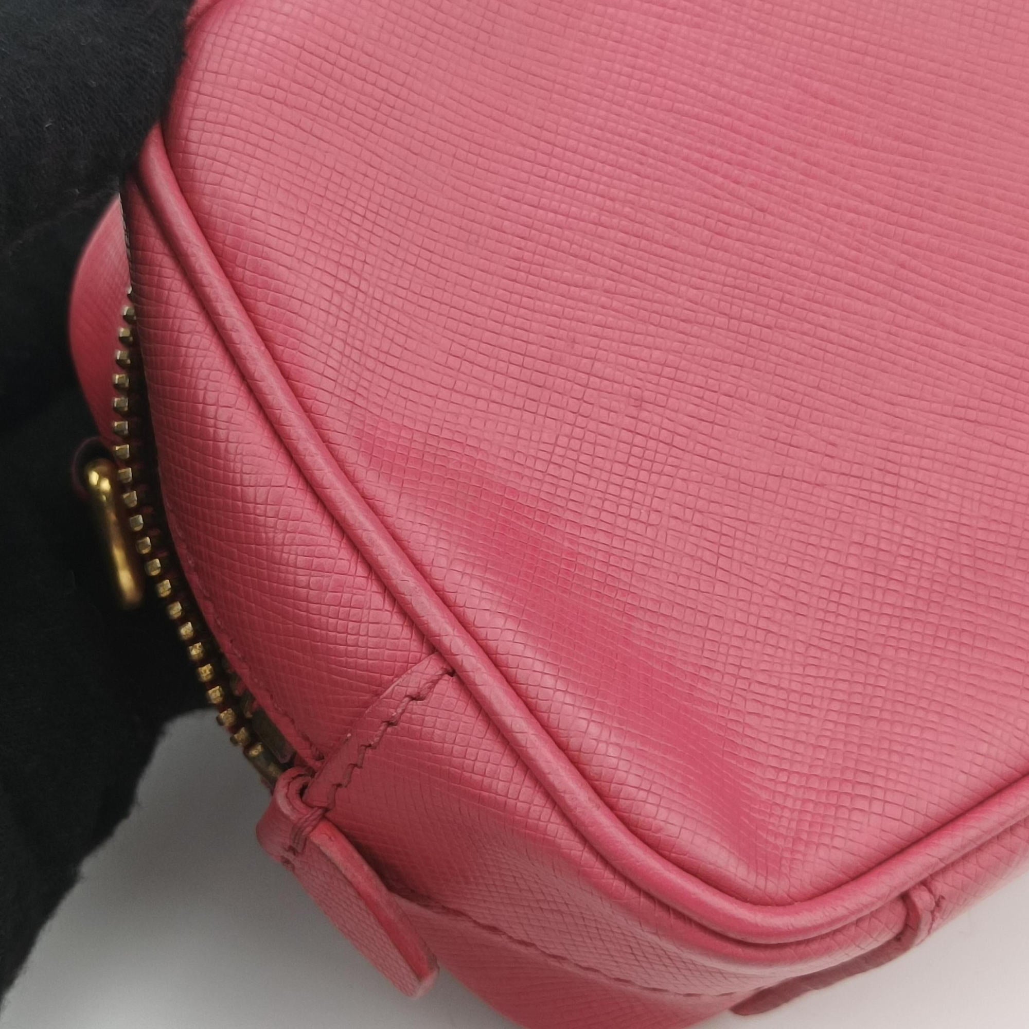 Vintage Prada VITELLO PHENIX Messenger Camera Rose SAFFIANO Leather 1N1674 shoulderbag | stylenewstar