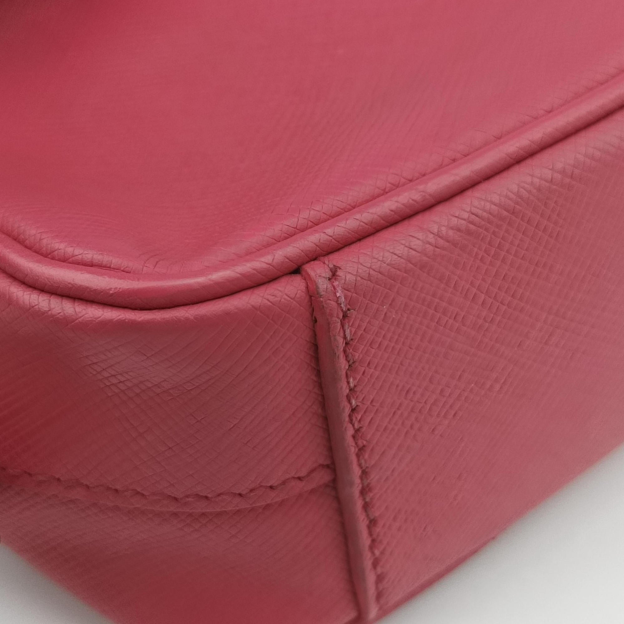 Vintage Prada VITELLO PHENIX Messenger Camera Rose SAFFIANO Leather 1N1674 shoulderbag | stylenewstar