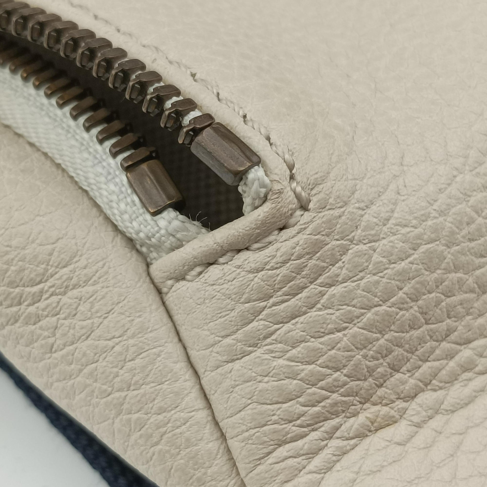 Secondhand Gucci Gucci print White Leather 527792 bum bag/waist bag | stylenewstar