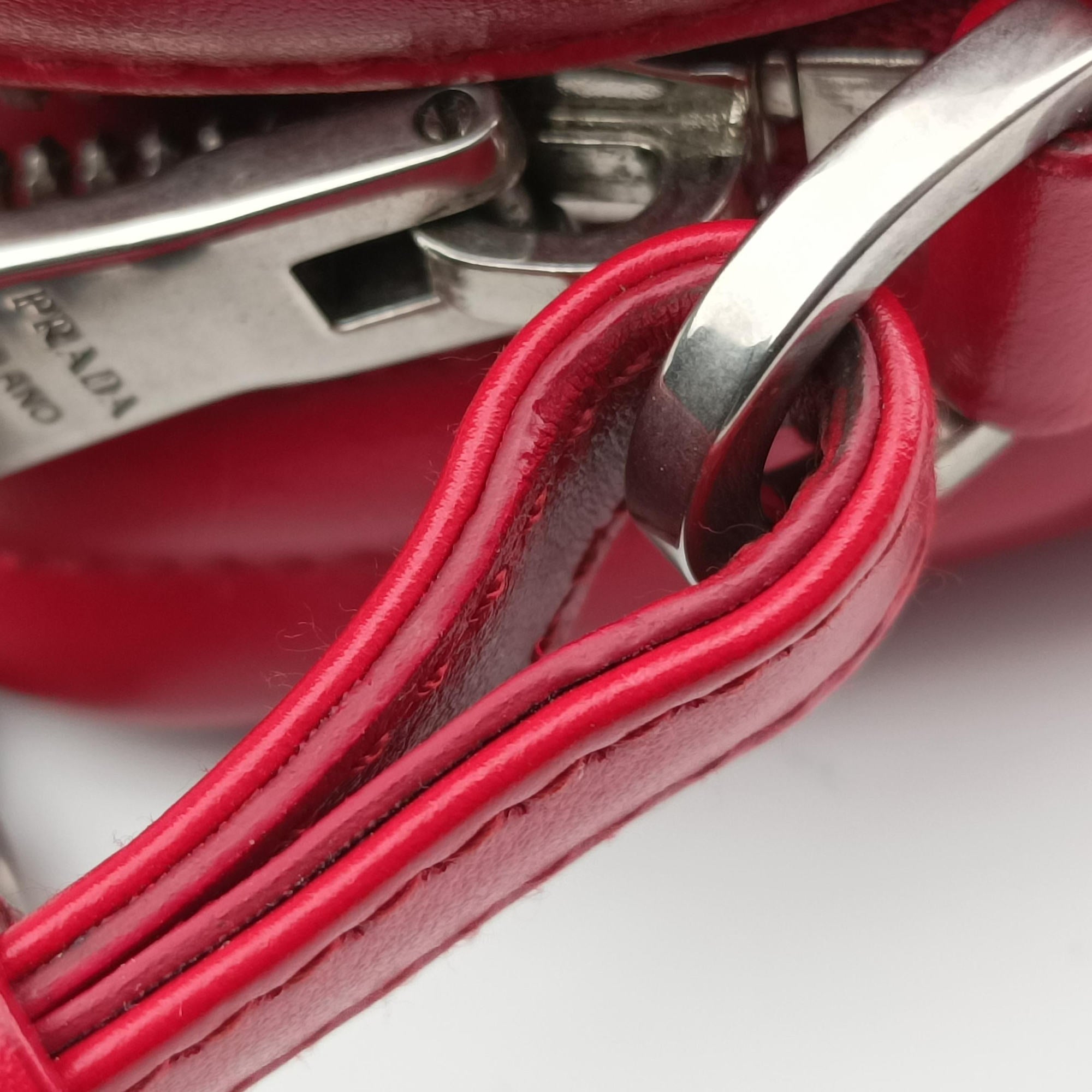 Vintage Prada Diagramme Red Leather 1BH083 shoulderbag | stylenewstar