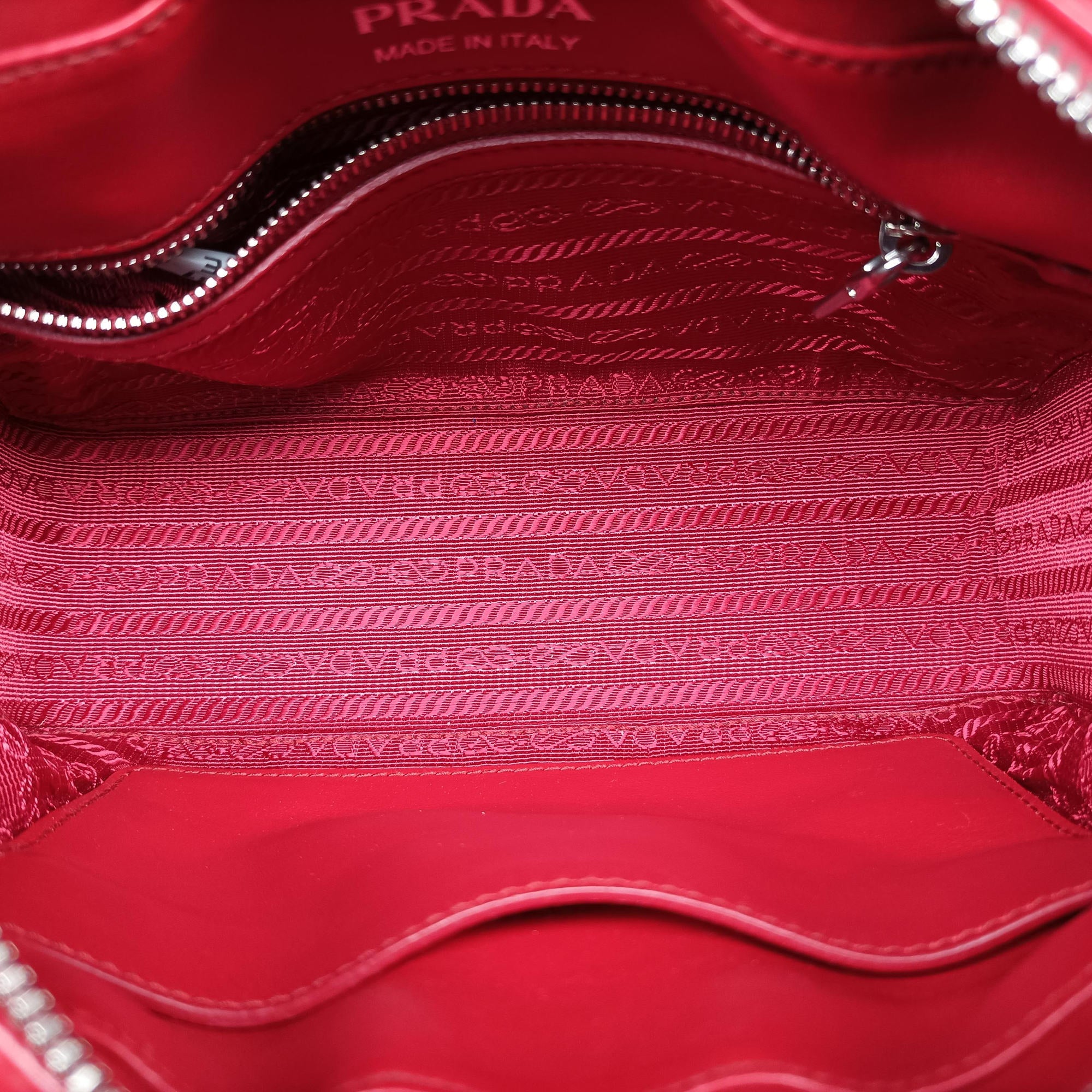 Vintage Prada Diagramme Red Leather 1BH083 shoulderbag | stylenewstar