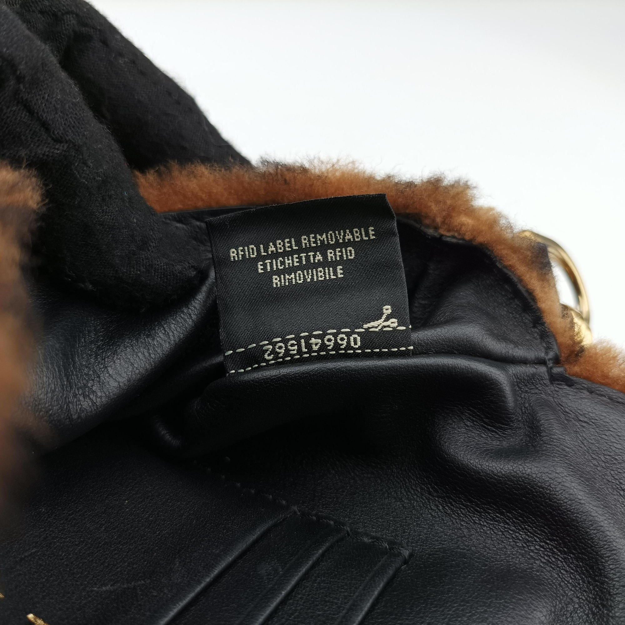 Vintage Fendi BAGUETTE Brown×Black fur 8BS017 shoulderbag | stylenewstar
