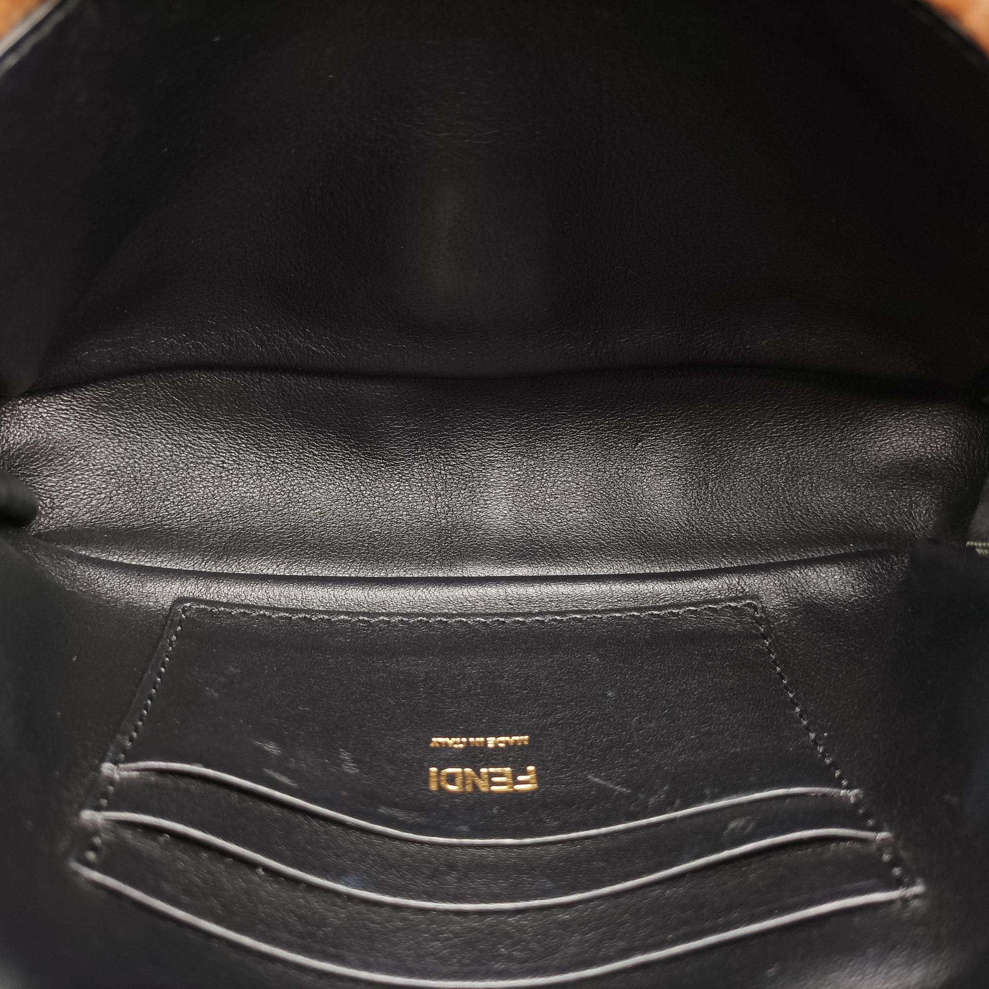 Vintage Fendi BAGUETTE Brown×Black fur 8BS017 shoulderbag | stylenewstar