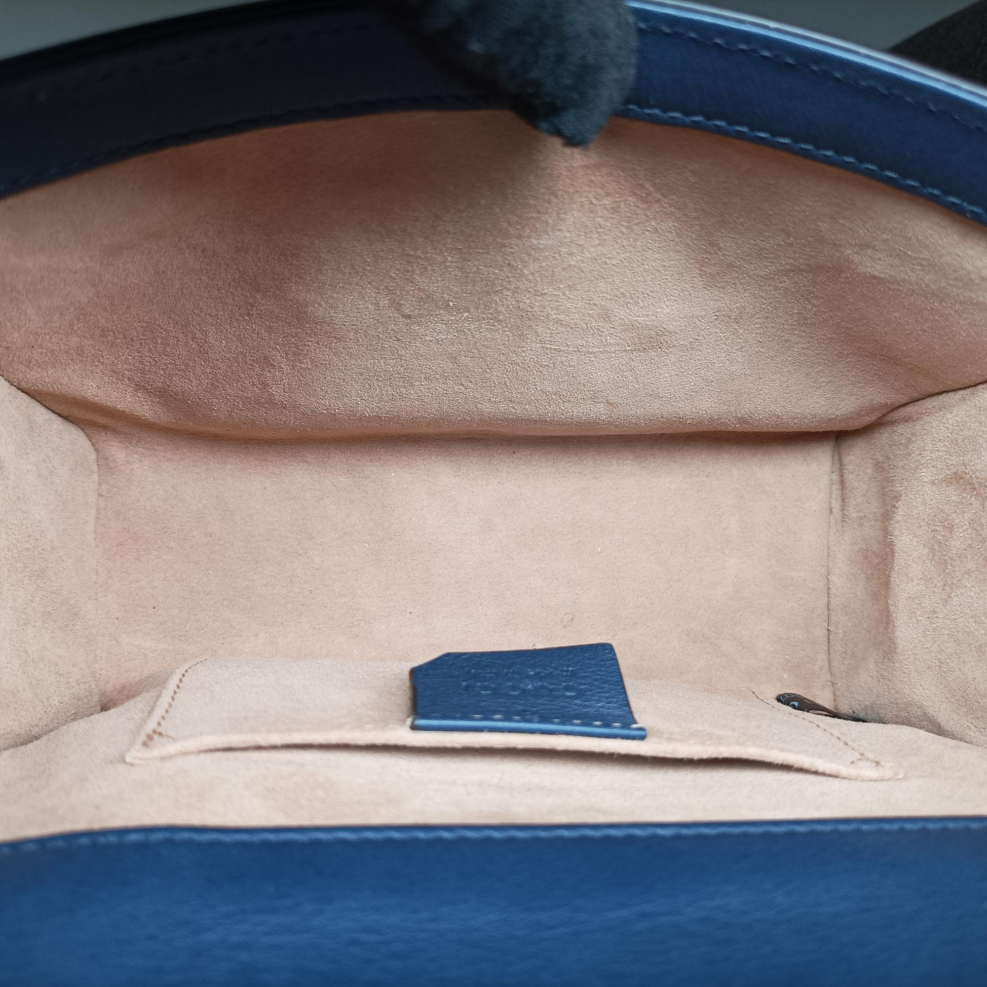 Vintage Gucci Padlock Navy Leather 432182 shoulderbag | stylenewstar