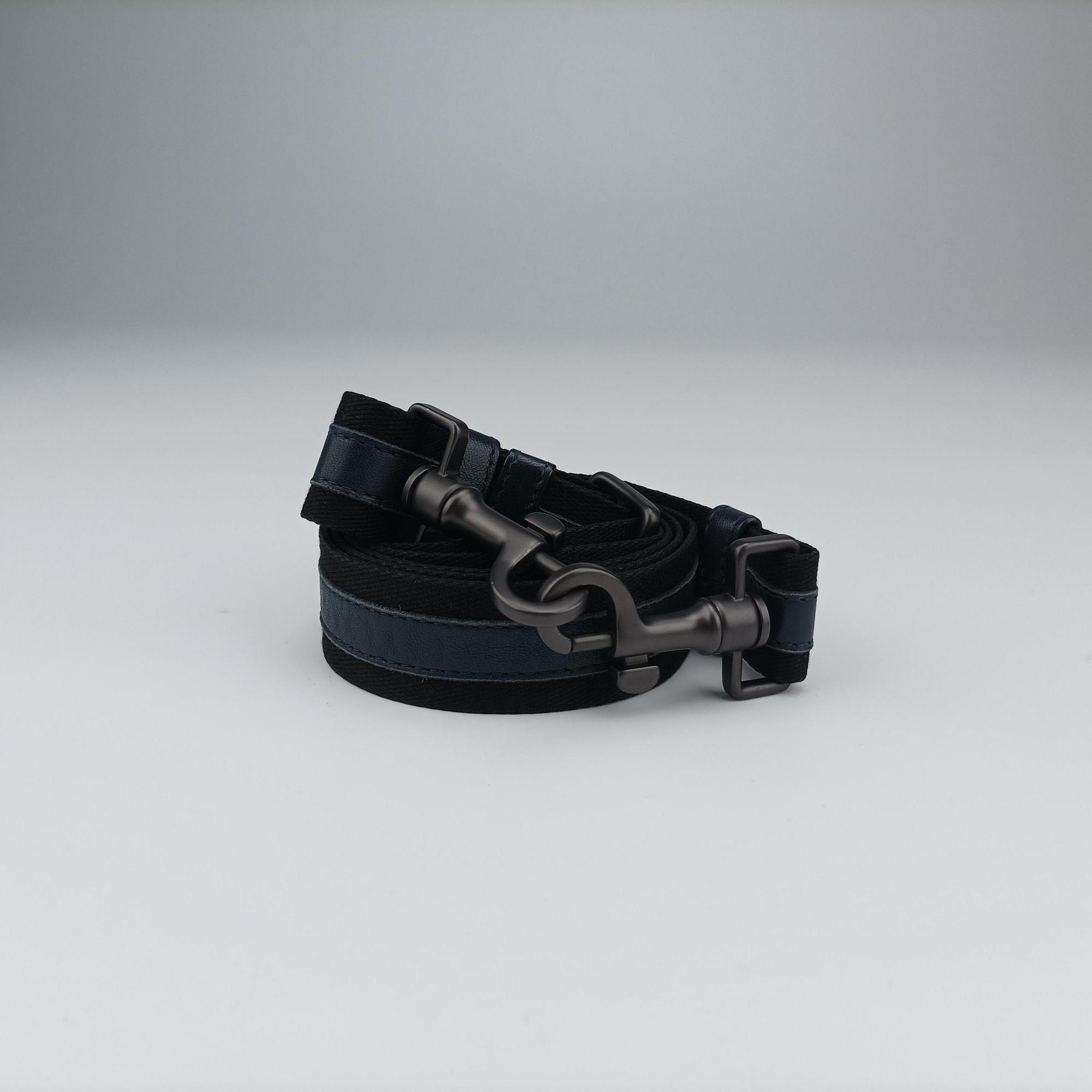 Pre-owned Bottega Veneta Intrecciato Navy lambskin  shoulderbag | stylenewstar