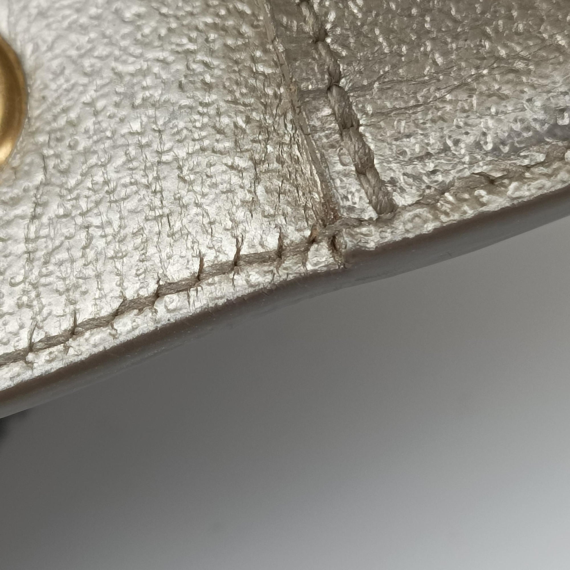 Pre-owned Yves Saint Laurent KATE Golden Leather 354121 shoulderbag | stylenewstar