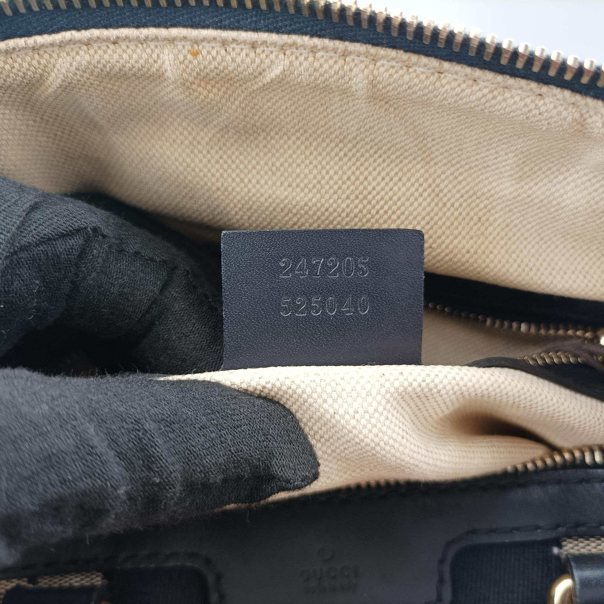 Pre-owned Gucci Sherry Line Navy×red×beige canvas×leather 247205 shoulderbag | stylenewstar