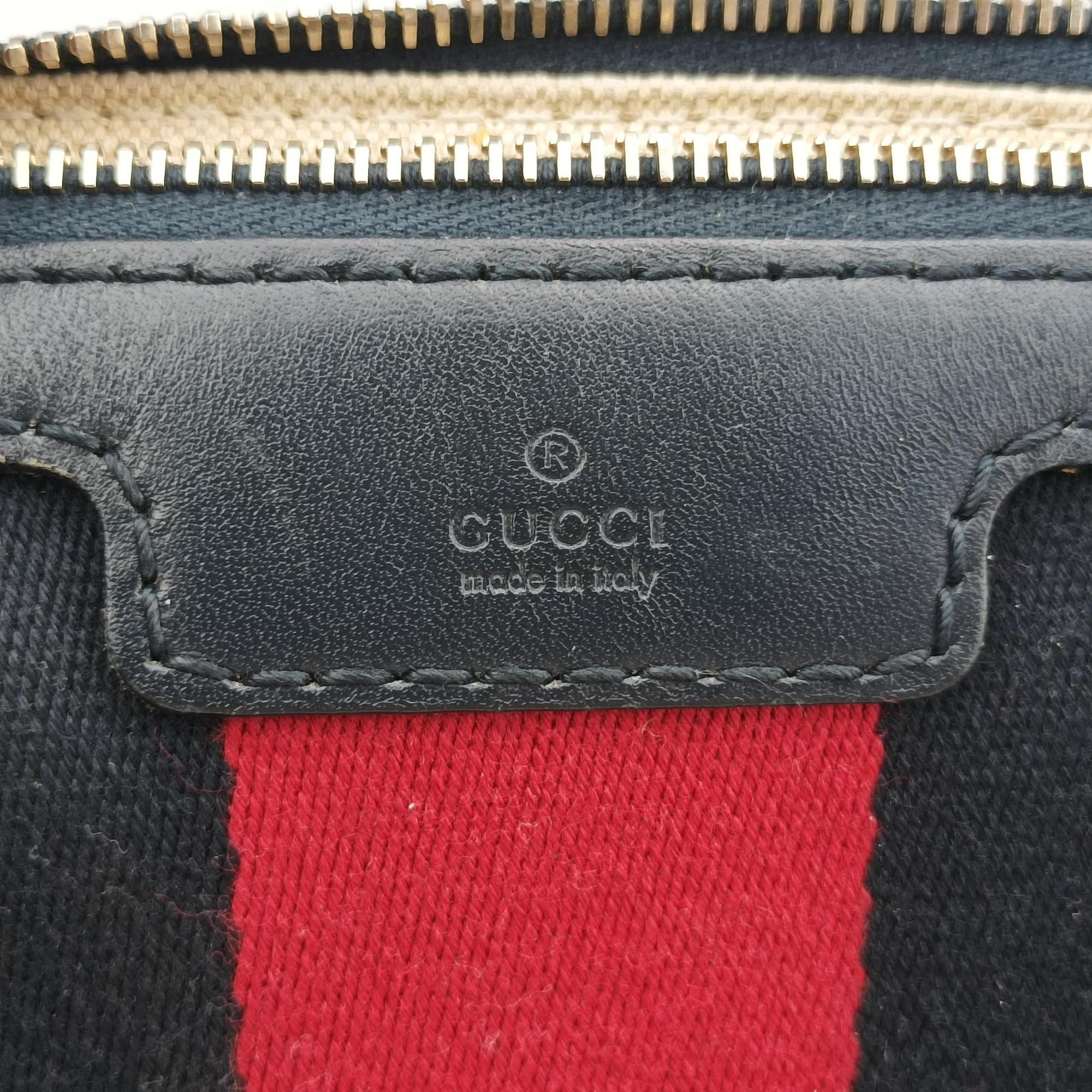 Pre-owned Gucci Sherry Line Navy×red×beige canvas×leather 247205 shoulderbag | stylenewstar