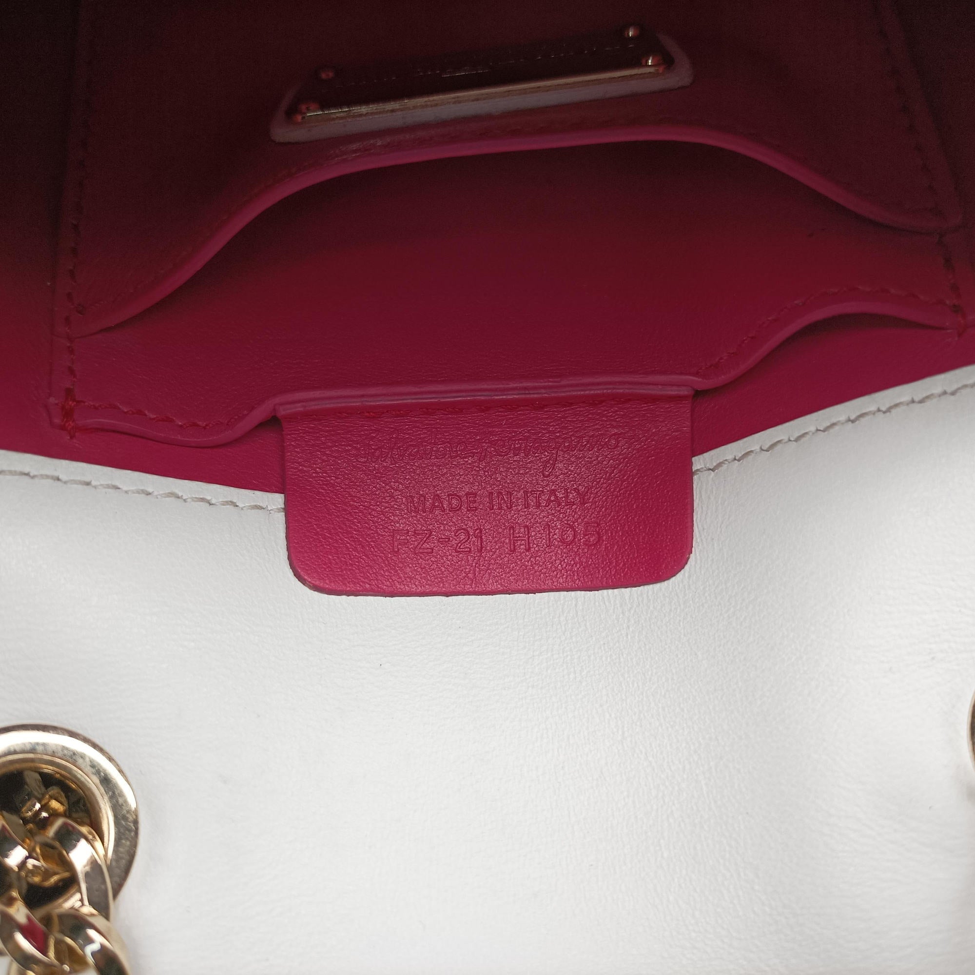 Pre-owned Ferragamo Viva White×multicolor Leather  shoulderbag | stylenewstar