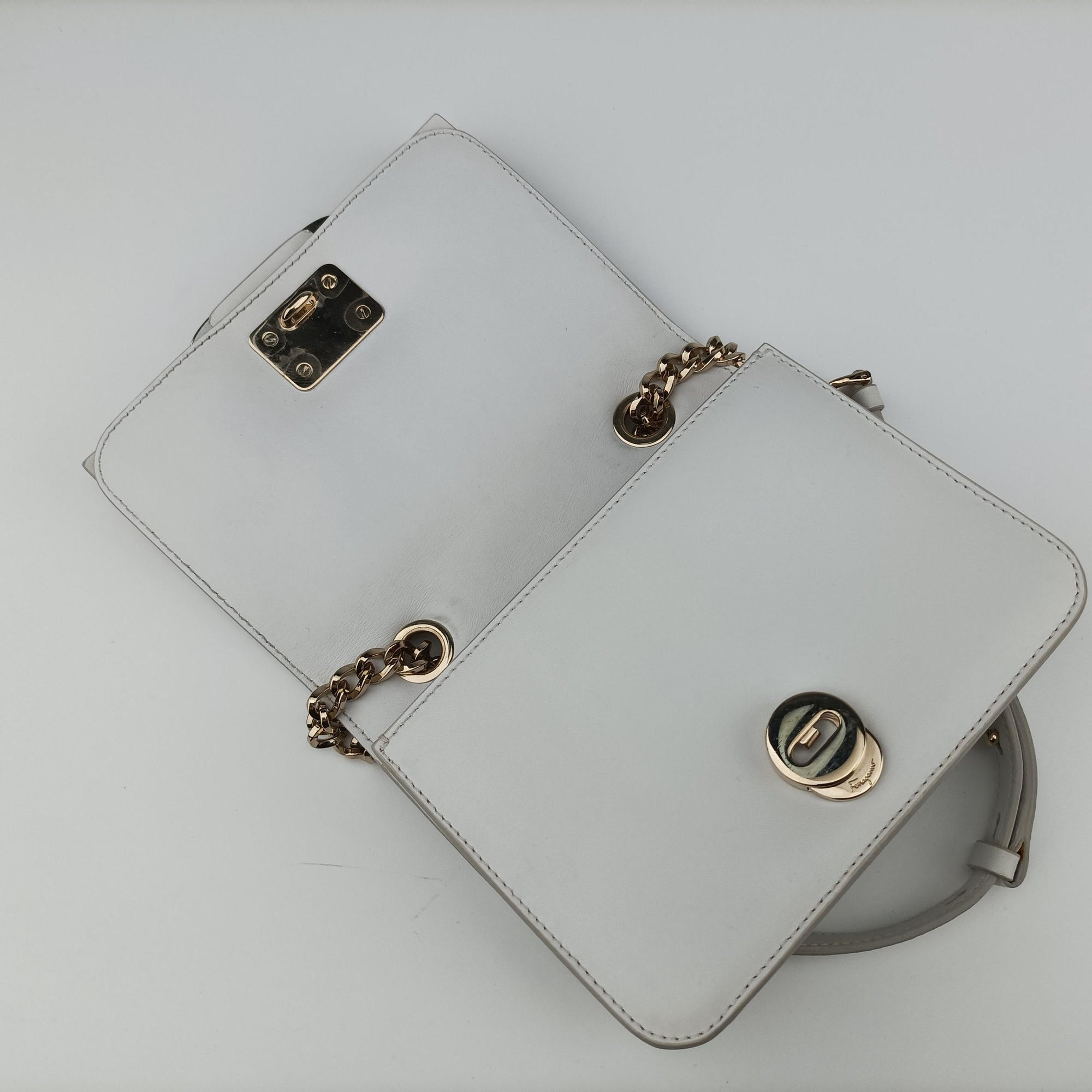 Pre-owned Ferragamo Viva White×multicolor Leather  shoulderbag | stylenewstar