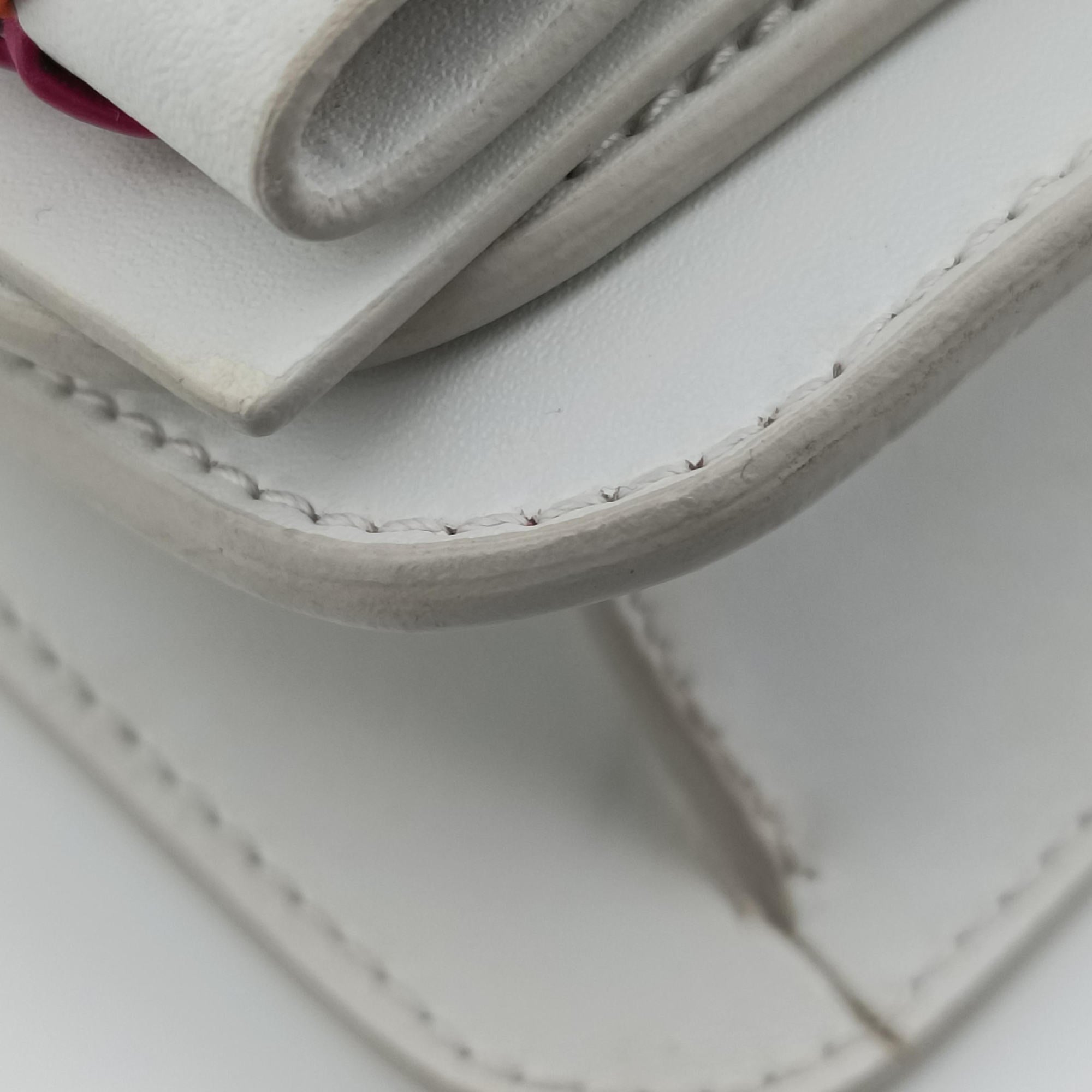 Pre-owned Ferragamo Viva White×multicolor Leather  shoulderbag | stylenewstar