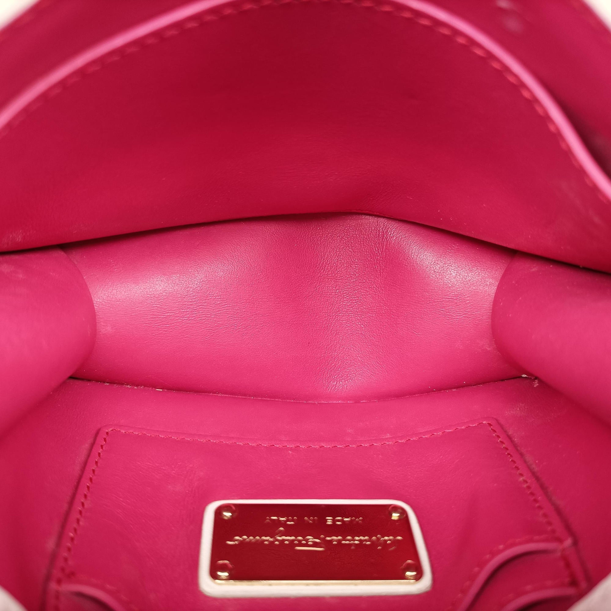 Pre-owned Ferragamo Viva White×multicolor Leather  shoulderbag | stylenewstar