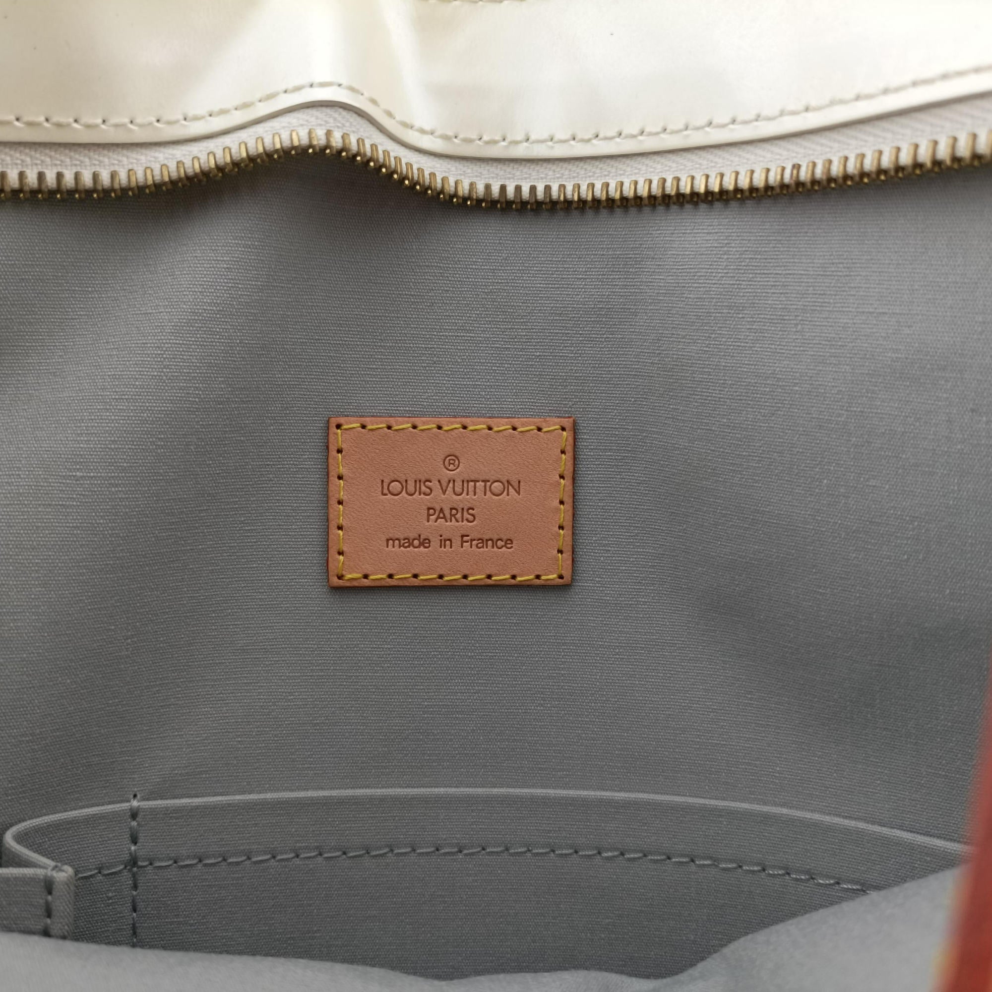 Pre-owned Louis Vuitton Brentwood Perle Vernis M91512 handbag | stylenewstar
