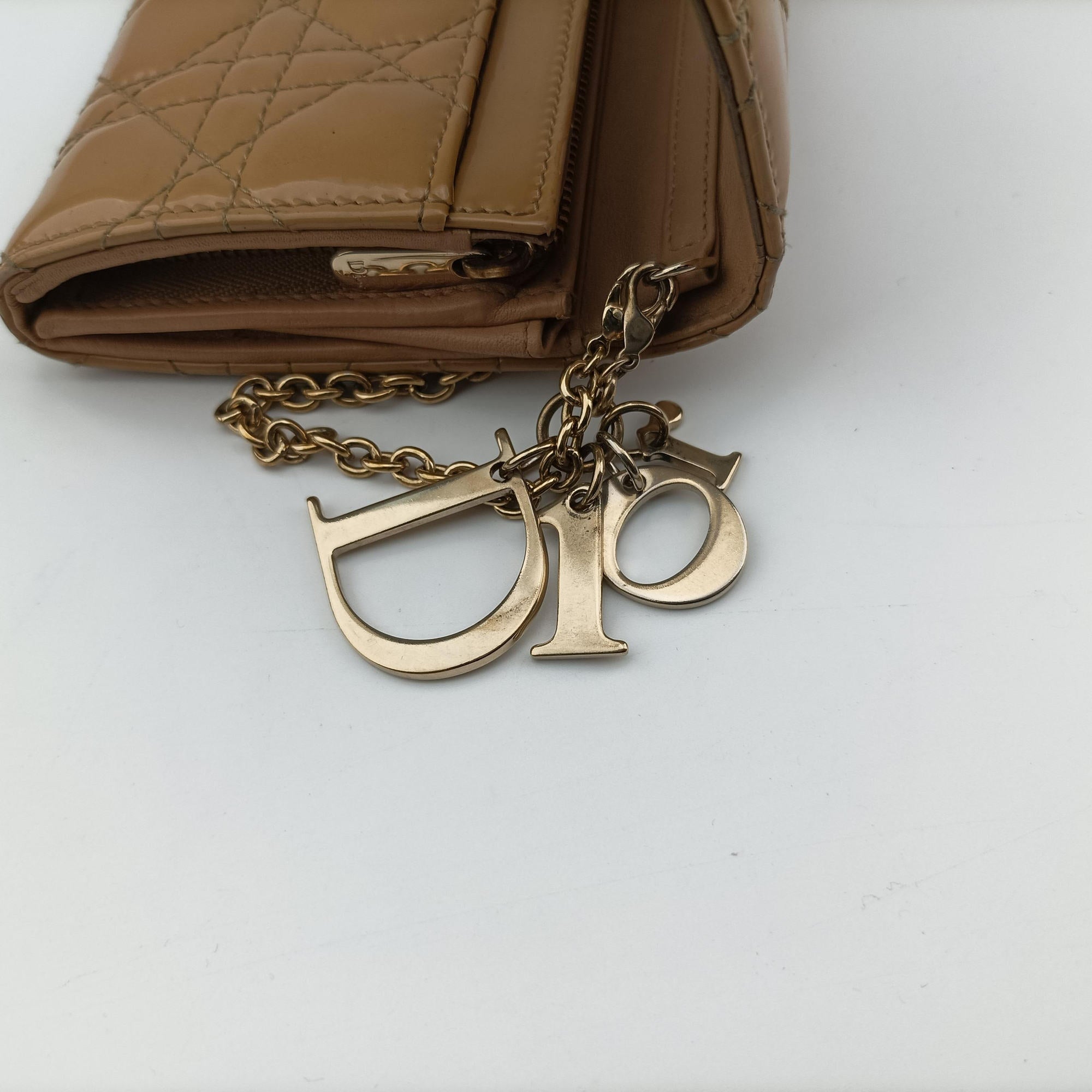 Pre-owned Christian Dior Lady Dior Cannage Beige Patent  shoulderbag | stylenewstar
