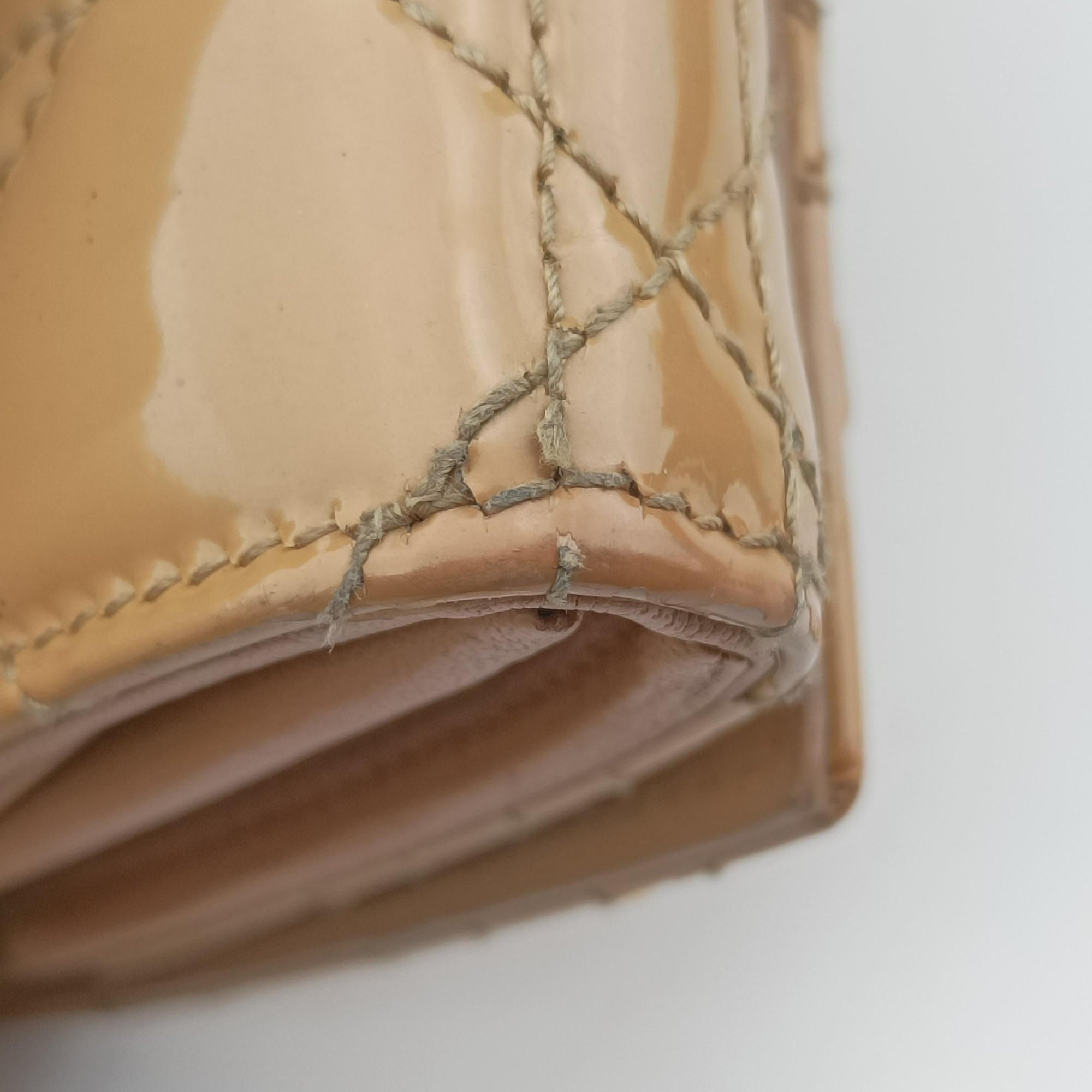Pre-owned Christian Dior Lady Dior Cannage Beige Patent  shoulderbag | stylenewstar