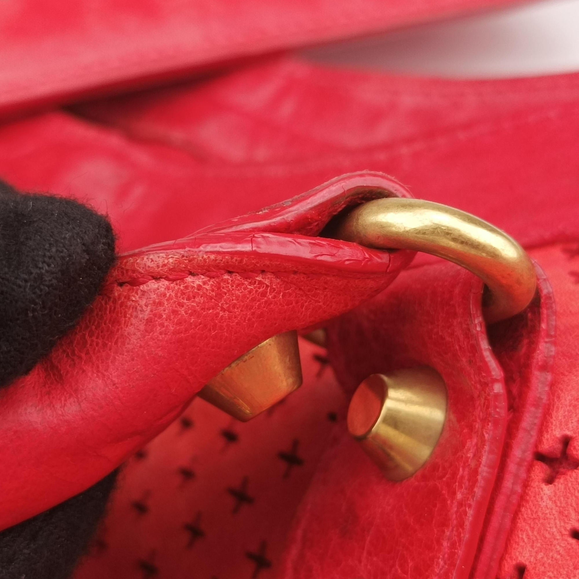 Pre-owned Balenciaga The City Red leather  shoulderbag | stylenewstar