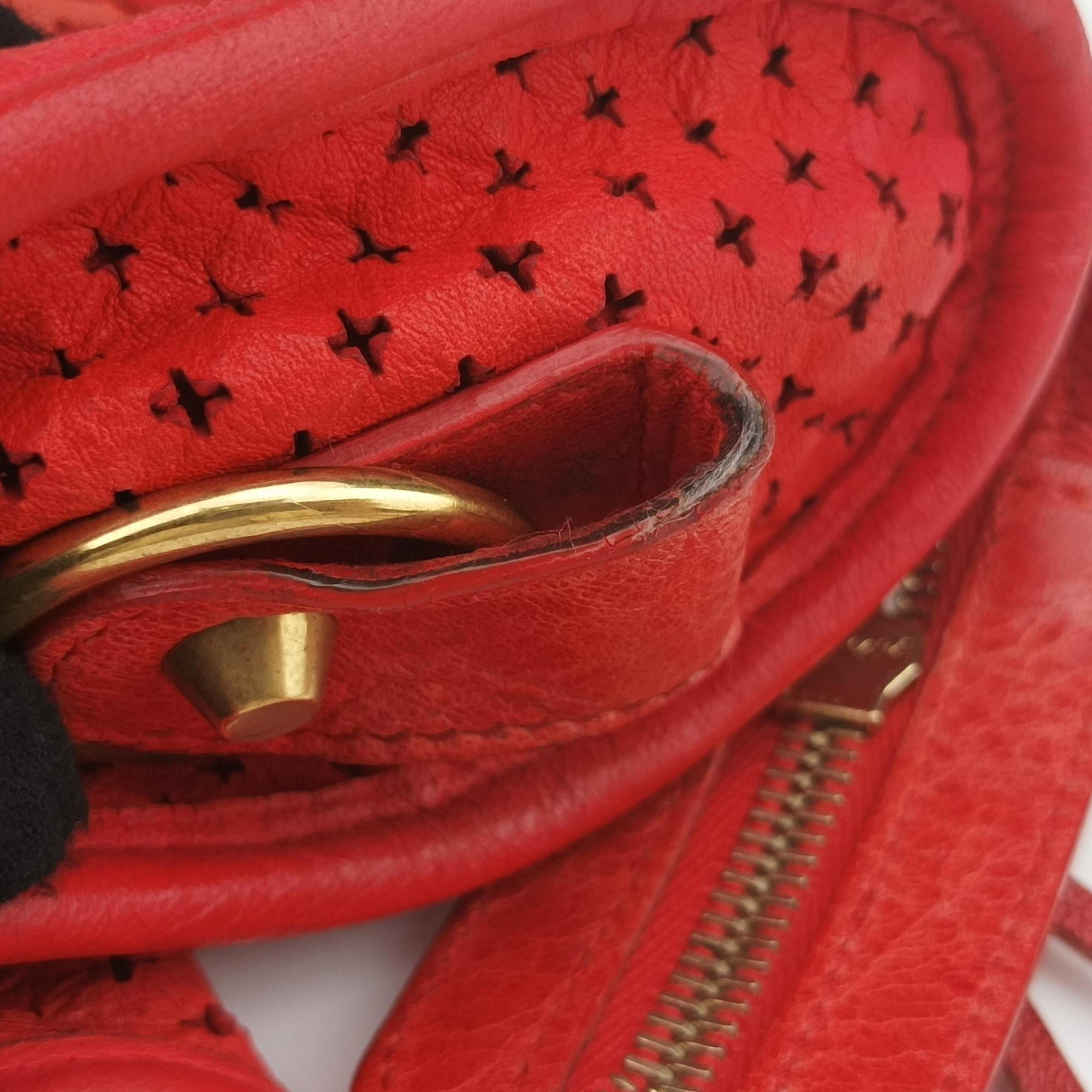 Pre-owned Balenciaga The City Red leather  shoulderbag | stylenewstar