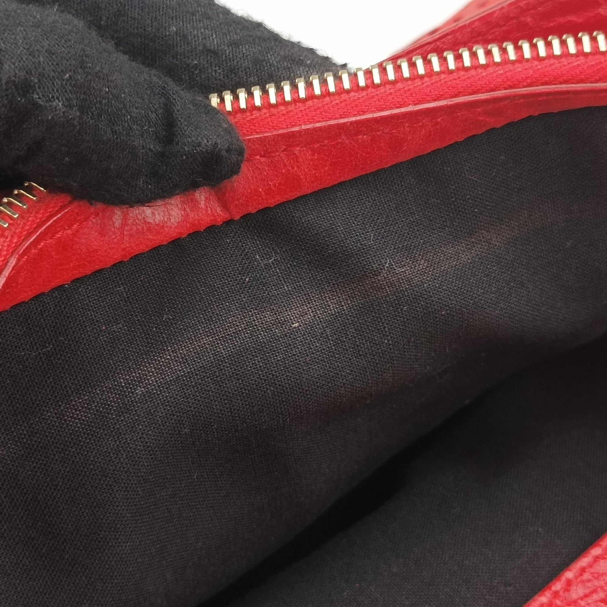 Pre-owned Balenciaga The City Red leather  shoulderbag | stylenewstar