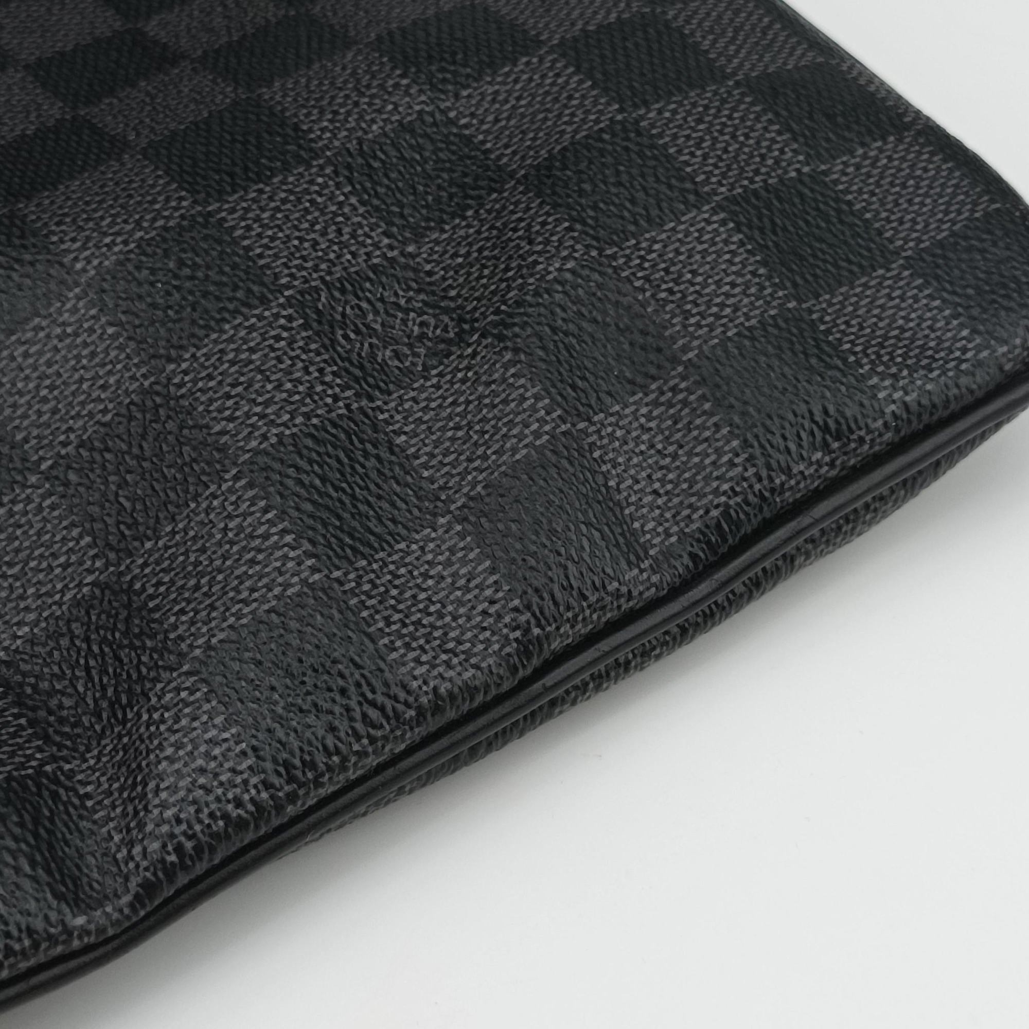 Pre-owned Louis Vuitton Thomas Noir Damier Graphite N58028 shoulderbag | stylenewstar