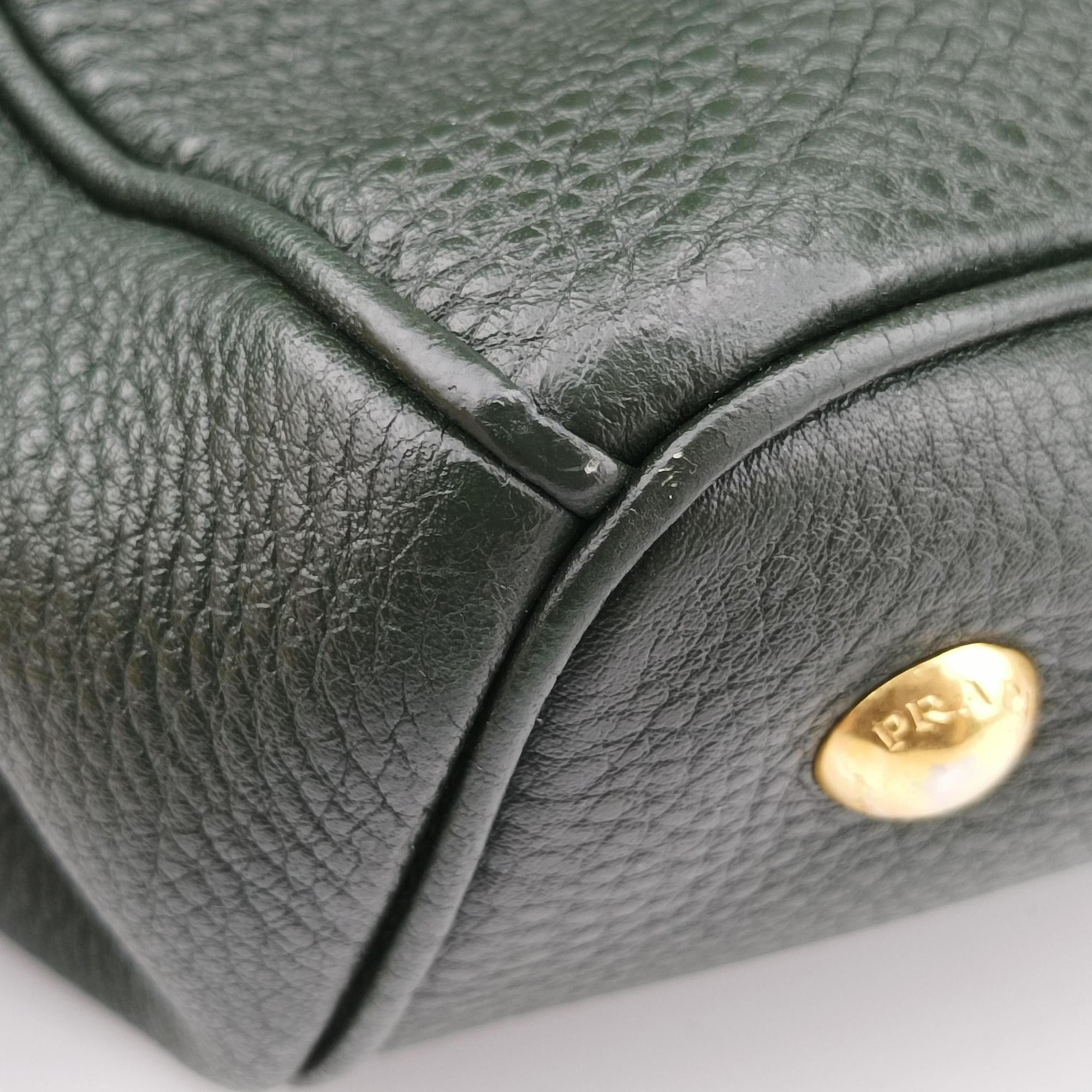 Pre-owned Prada Vitello Daino Verde Leather BN2435 shoulderbag | stylenewstar