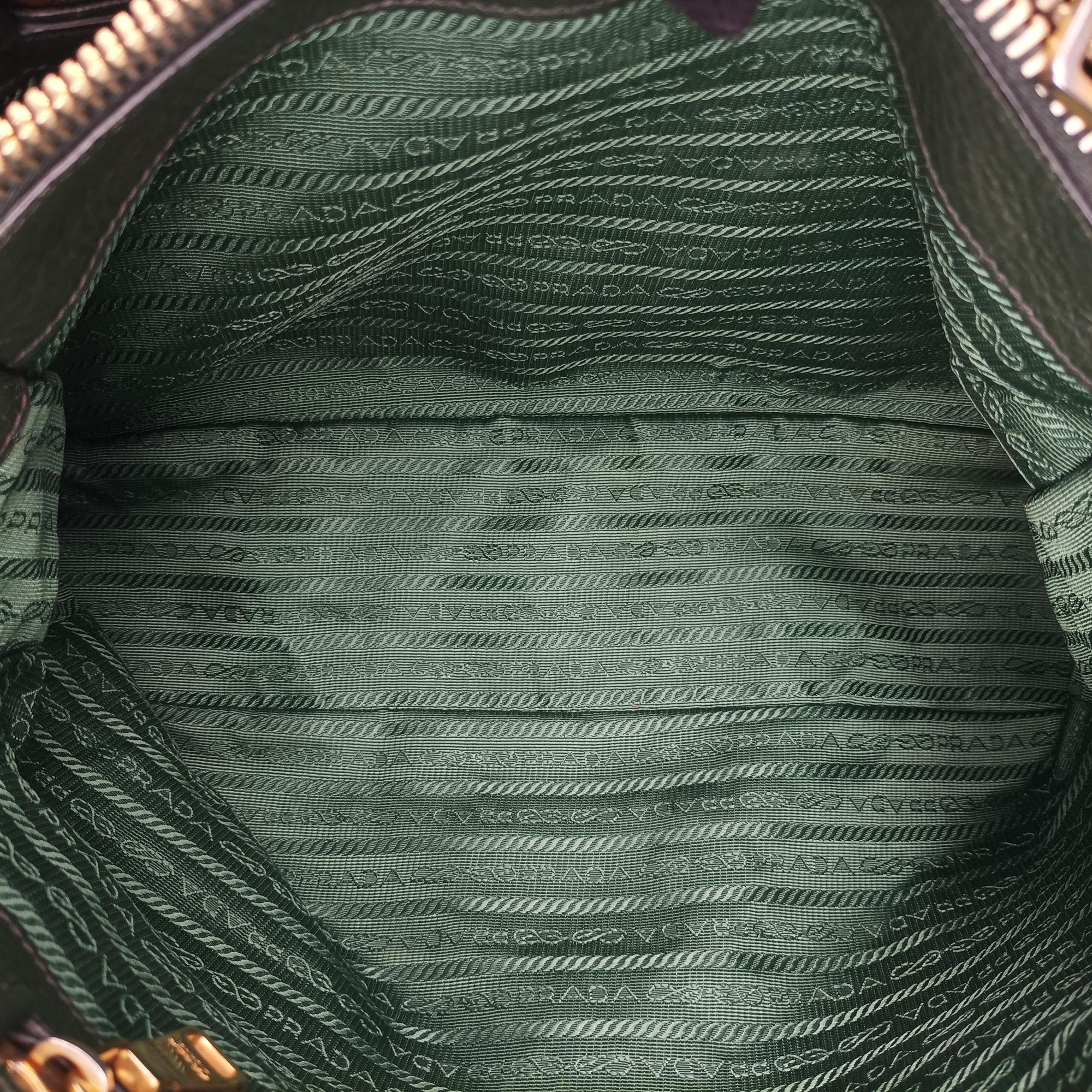 Pre-owned Prada Vitello Daino Verde Leather BN2435 shoulderbag | stylenewstar