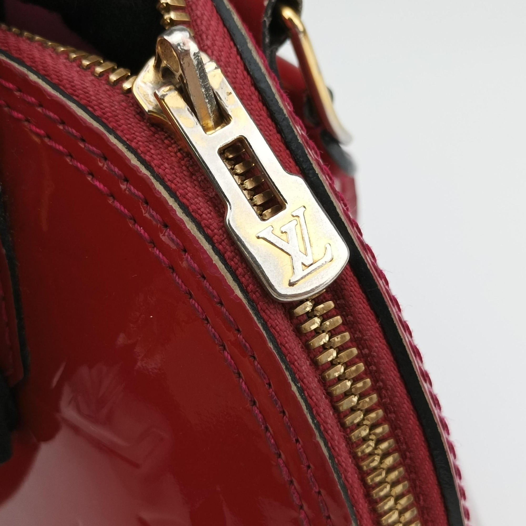 Pre-owned Louis Vuitton Alma BB pomme d'amour Vernis M91606 shoulderbag | stylenewstar