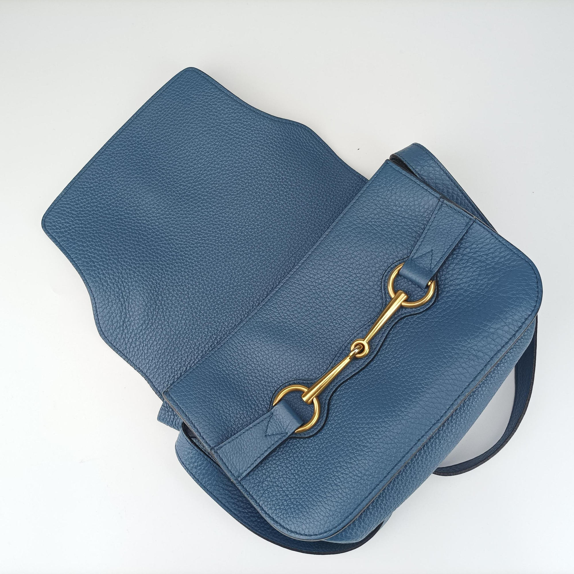 Pre-owned Gucci Bright Bit Blue Leather 353231 shoulderbag | stylenewstar
