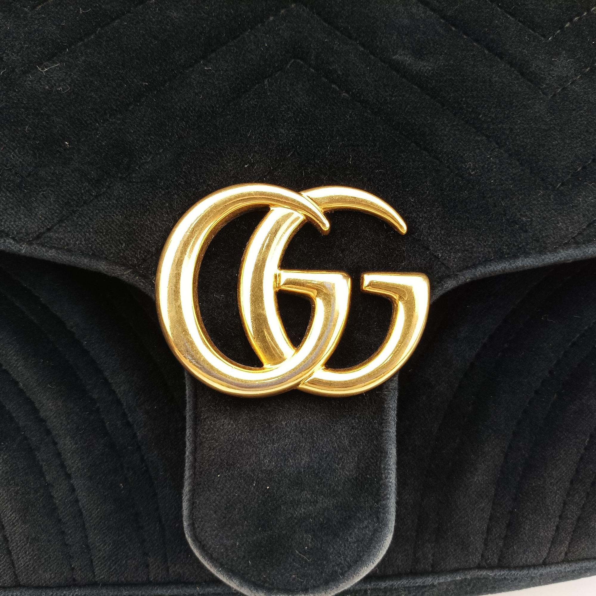 Secondhand Gucci GG Marmont Black velour 443497 shoulderbag | stylenewstar
