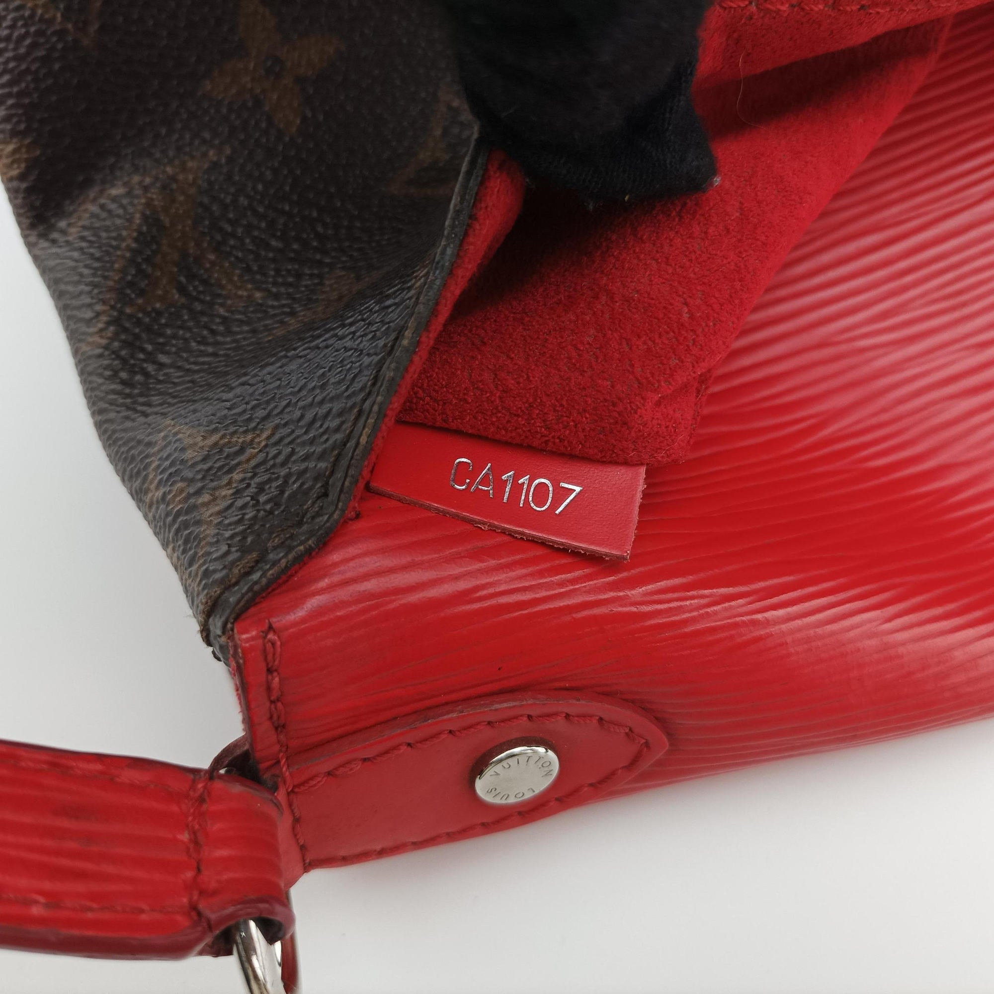 Pre-owned Louis Vuitton SAINT MICHEL Brown×COQUELICOT Monogram Canvas×epi M44031 shoulderbag | stylenewstar