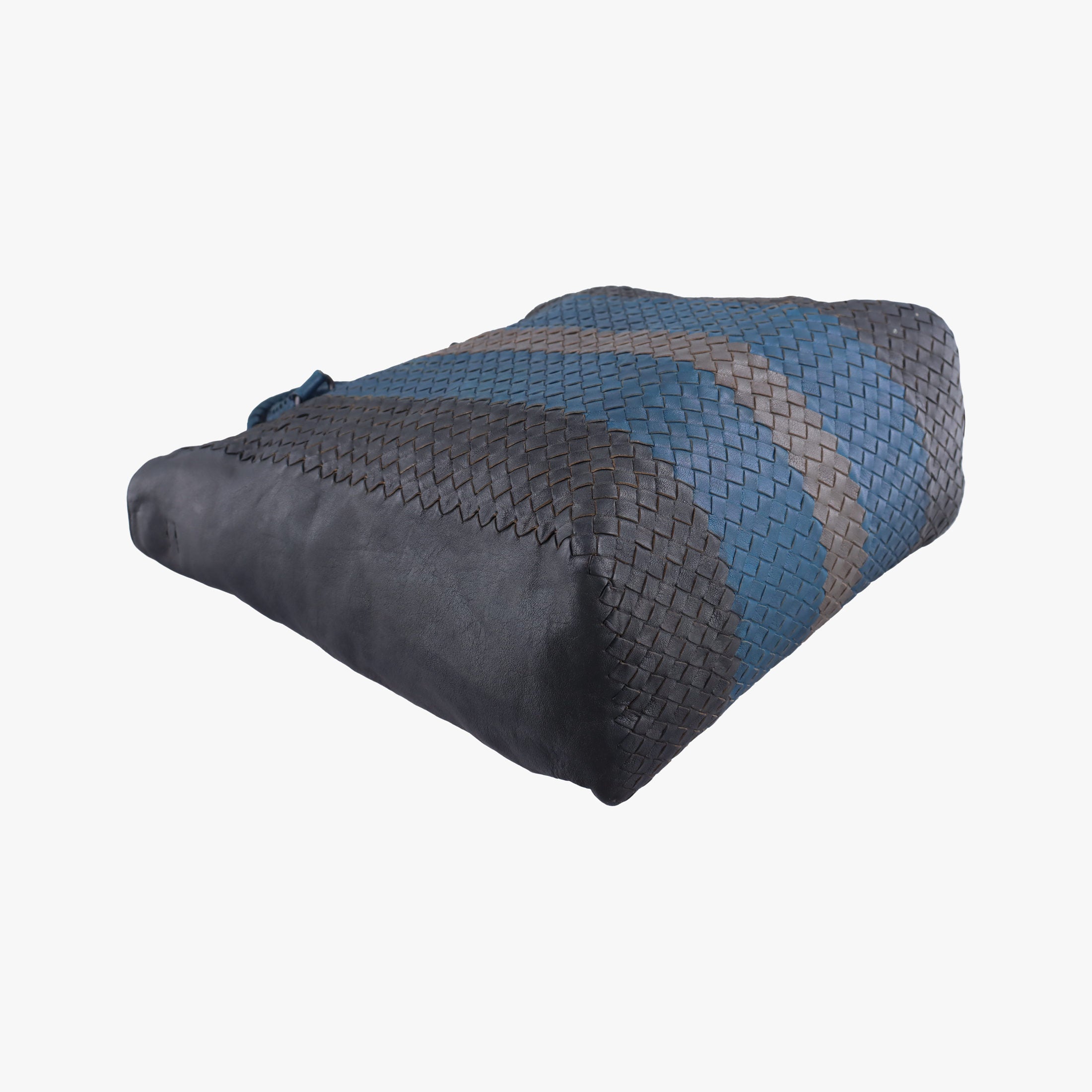 Pre-owned Bottega Veneta Intrecciato Black×Blue×Grey lambskin  shoulderbag | stylenewstar