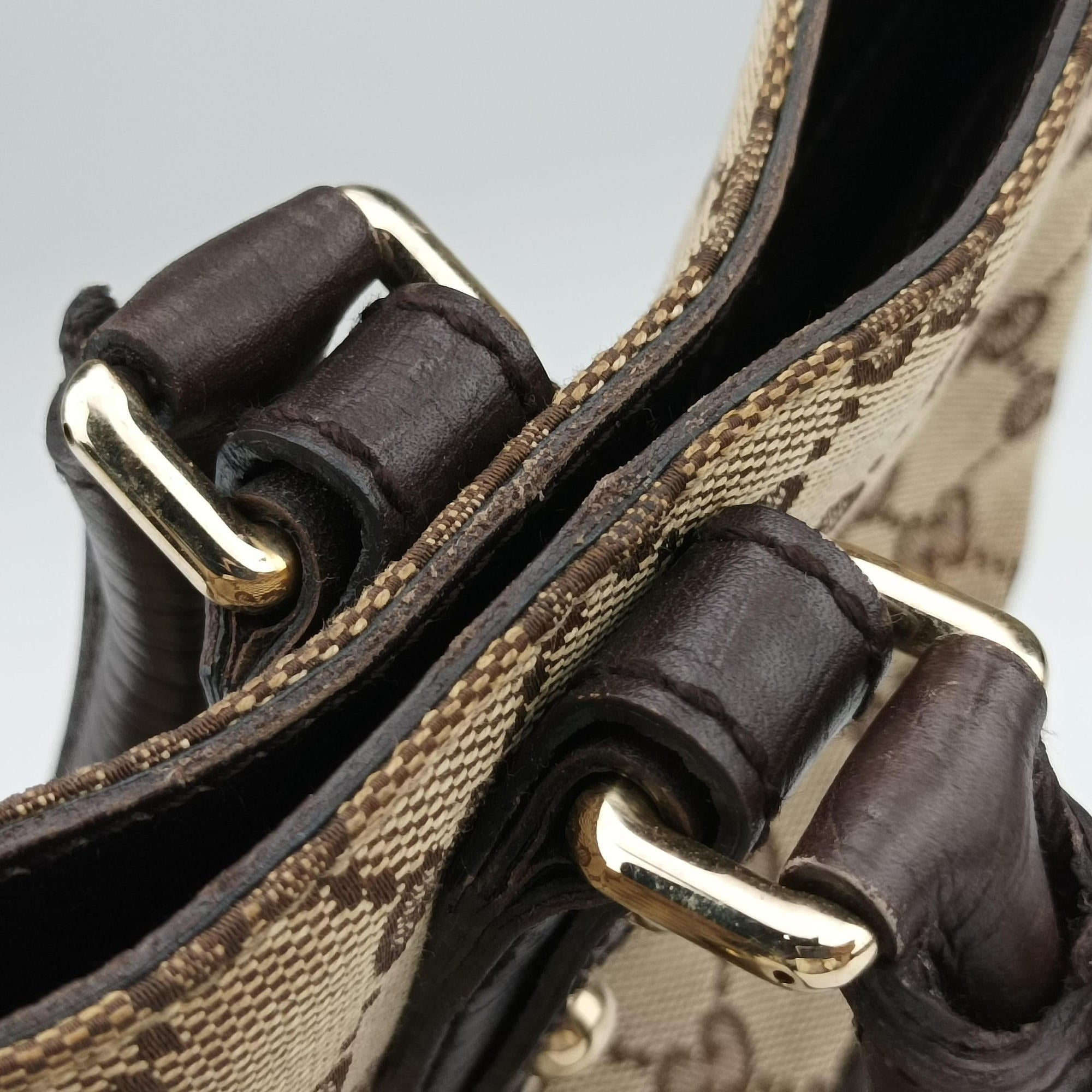 Pre-owned Gucci Horsebit  Hasler beige×Brown canvas×leather 137385 handbag | stylenewstar